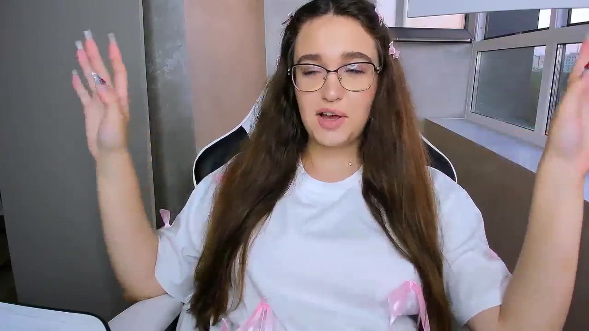 Gallery image thumbnail from SoulfulBarbie's myfreecams stream on, 08/25/2024, 15:13 image 20 of 20
