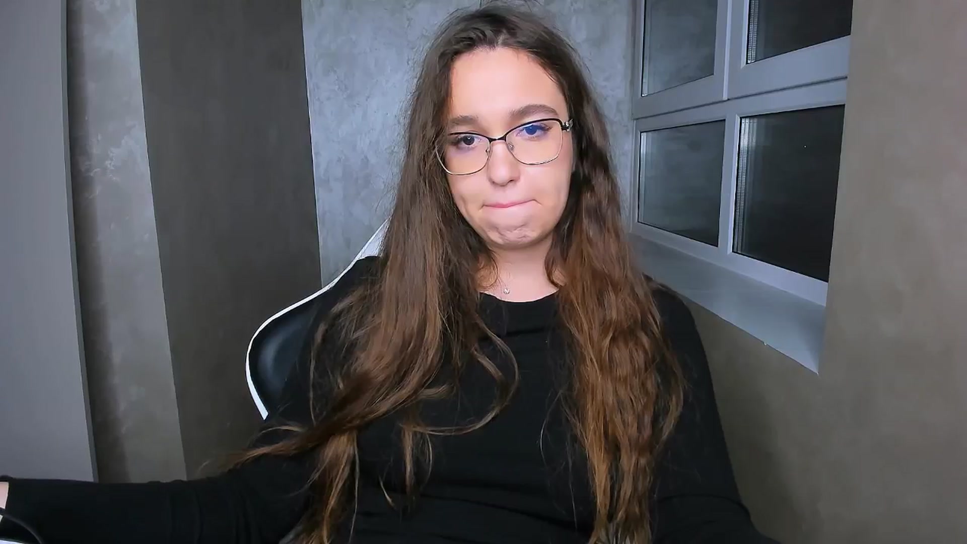 Gallery image thumbnail from SoulfulBarbie's myfreecams stream on, 09/27/2024, 17:25 image 14 of 20