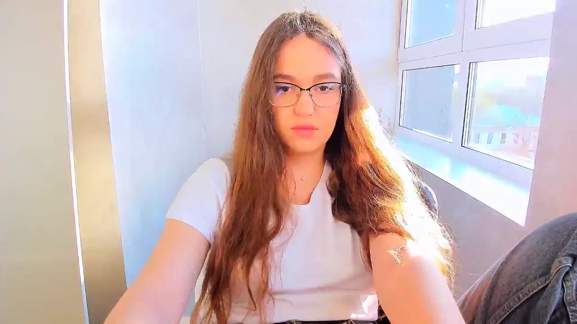 Gallery image thumbnail from SoulfulBarbie's myfreecams stream on, 10/17/2024, 12:18 image 18 of 20