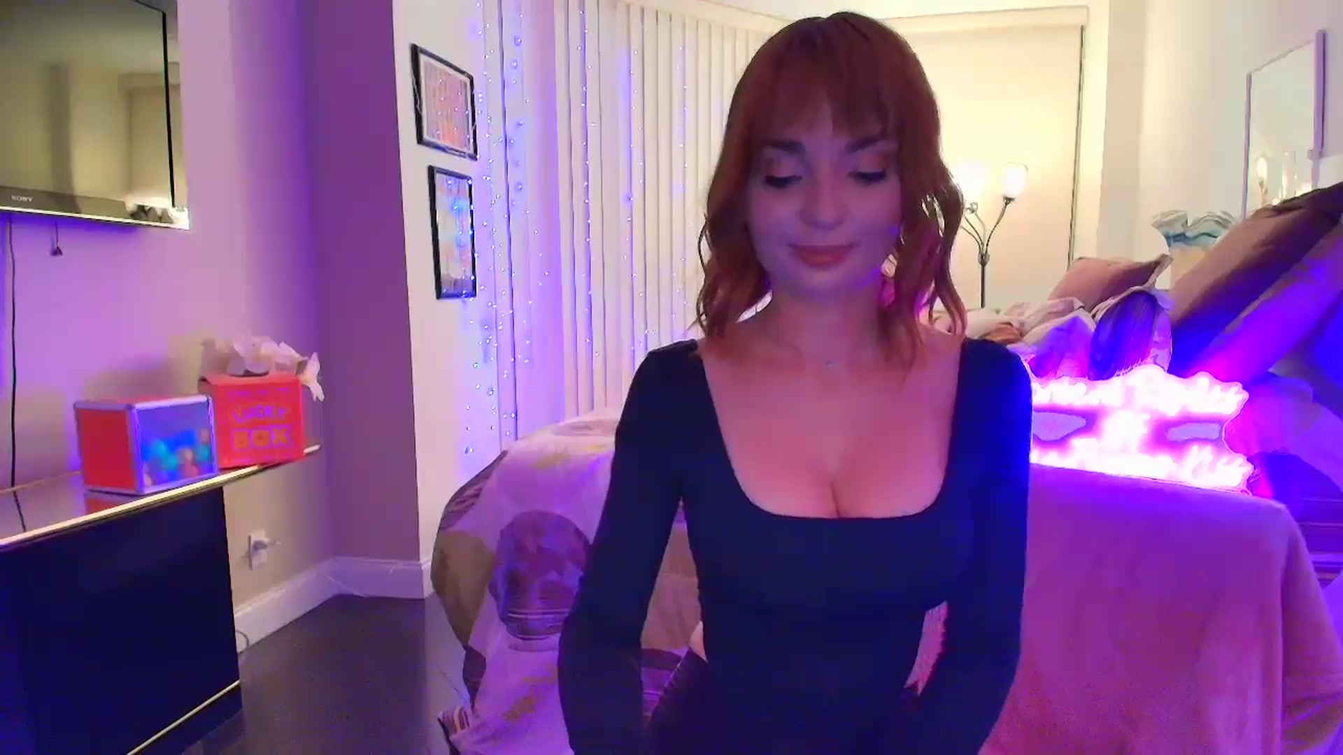 Gallery image thumbnail from SouthGirl's myfreecams stream on, 01/15/2026, 04:07 image 4 of 20