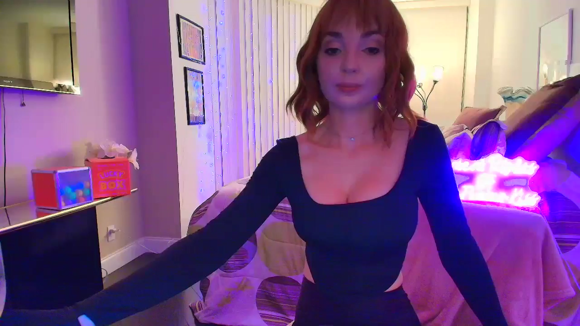 Gallery image thumbnail from SouthGirl's myfreecams stream on, 01/15/2026, 04:07 image 12 of 20