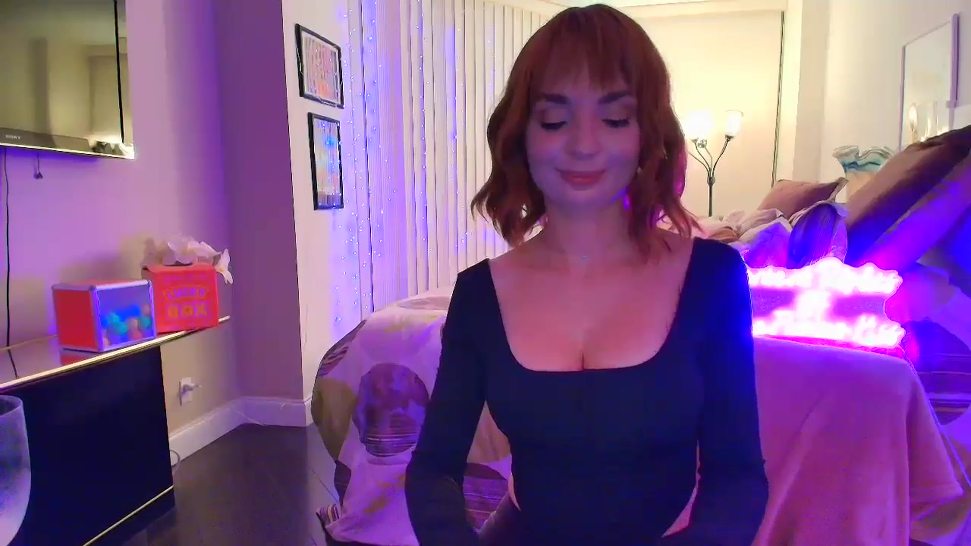 Gallery image thumbnail from SouthGirl's myfreecams stream on, 01/15/2026, 04:07 image 16 of 20