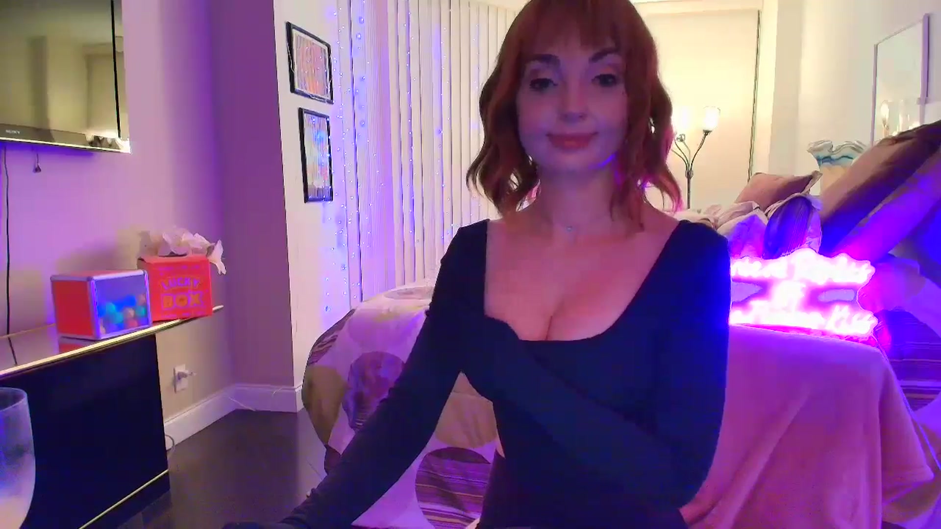 Gallery image thumbnail from SouthGirl's myfreecams stream on, 01/15/2026, 04:07 image 13 of 20