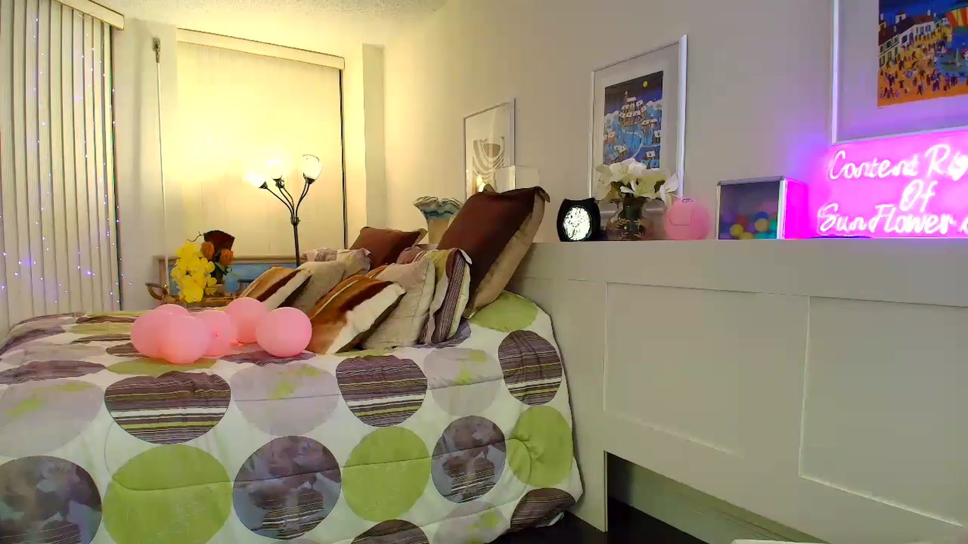 Gallery image thumbnail from SouthGirl's myfreecams stream on, 02/21/2026, 04:33 image 16 of 20