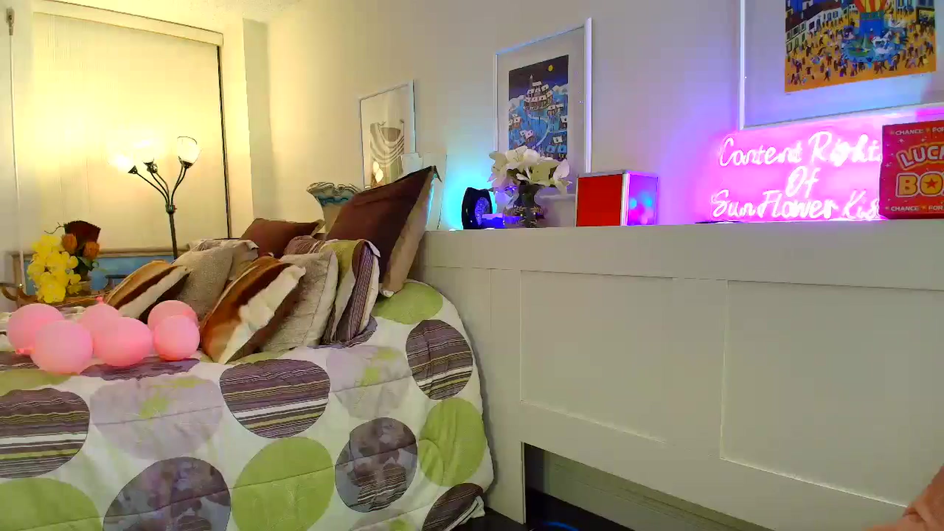 Gallery image thumbnail from SouthGirl's myfreecams stream on, 03/06/2026, 03:54 image 12 of 20