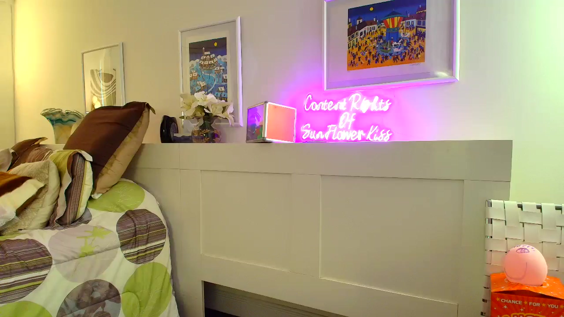 Gallery image thumbnail from SouthGirl's myfreecams stream on, 04/20/2026, 21:34 image 17 of 20