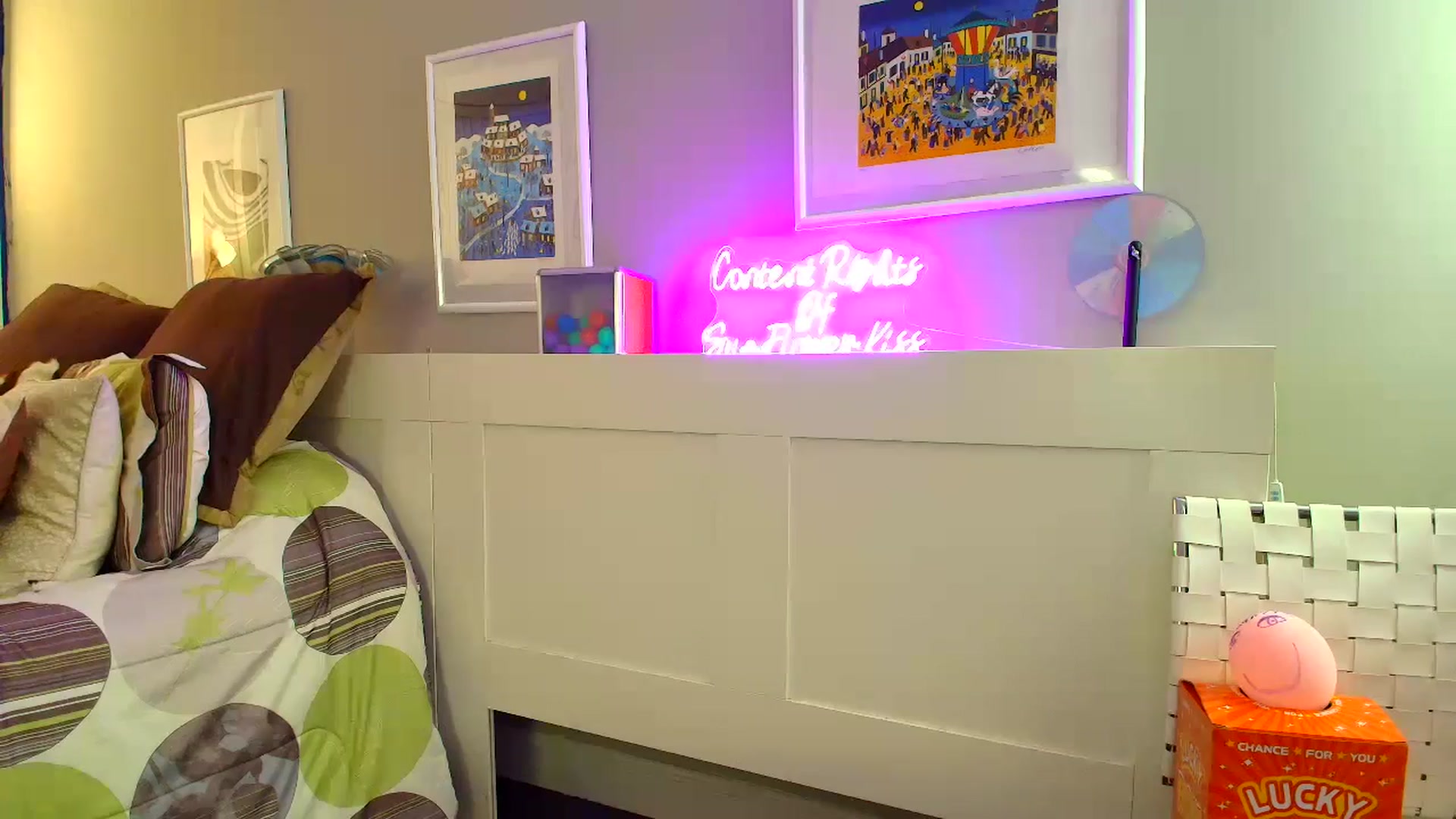 Gallery image thumbnail from SouthGirl's myfreecams stream on, 04/27/2026, 04:32 image 16 of 20
