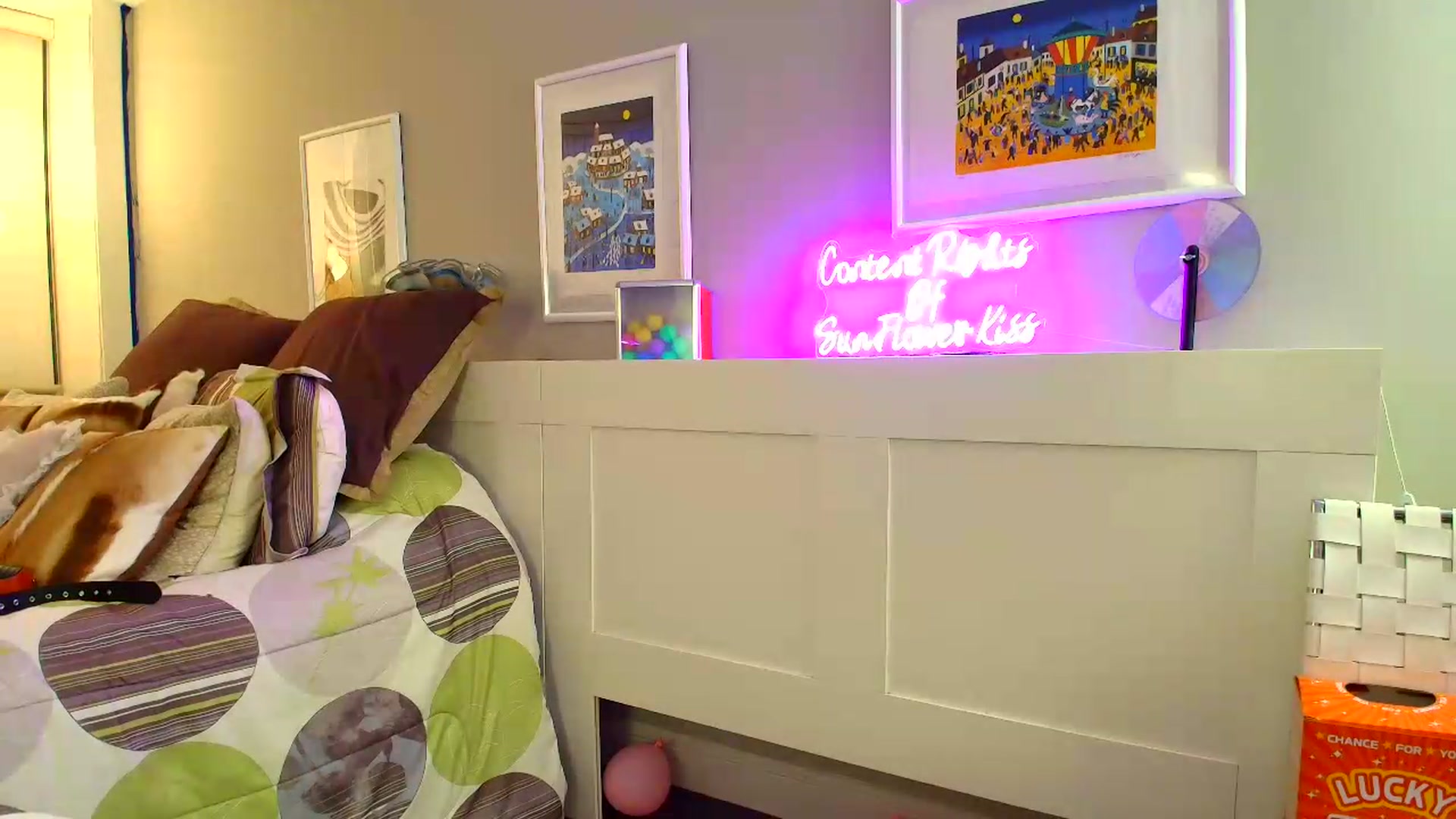Gallery image thumbnail from SouthGirl's myfreecams stream on, 05/12/2026, 04:56 image 10 of 20