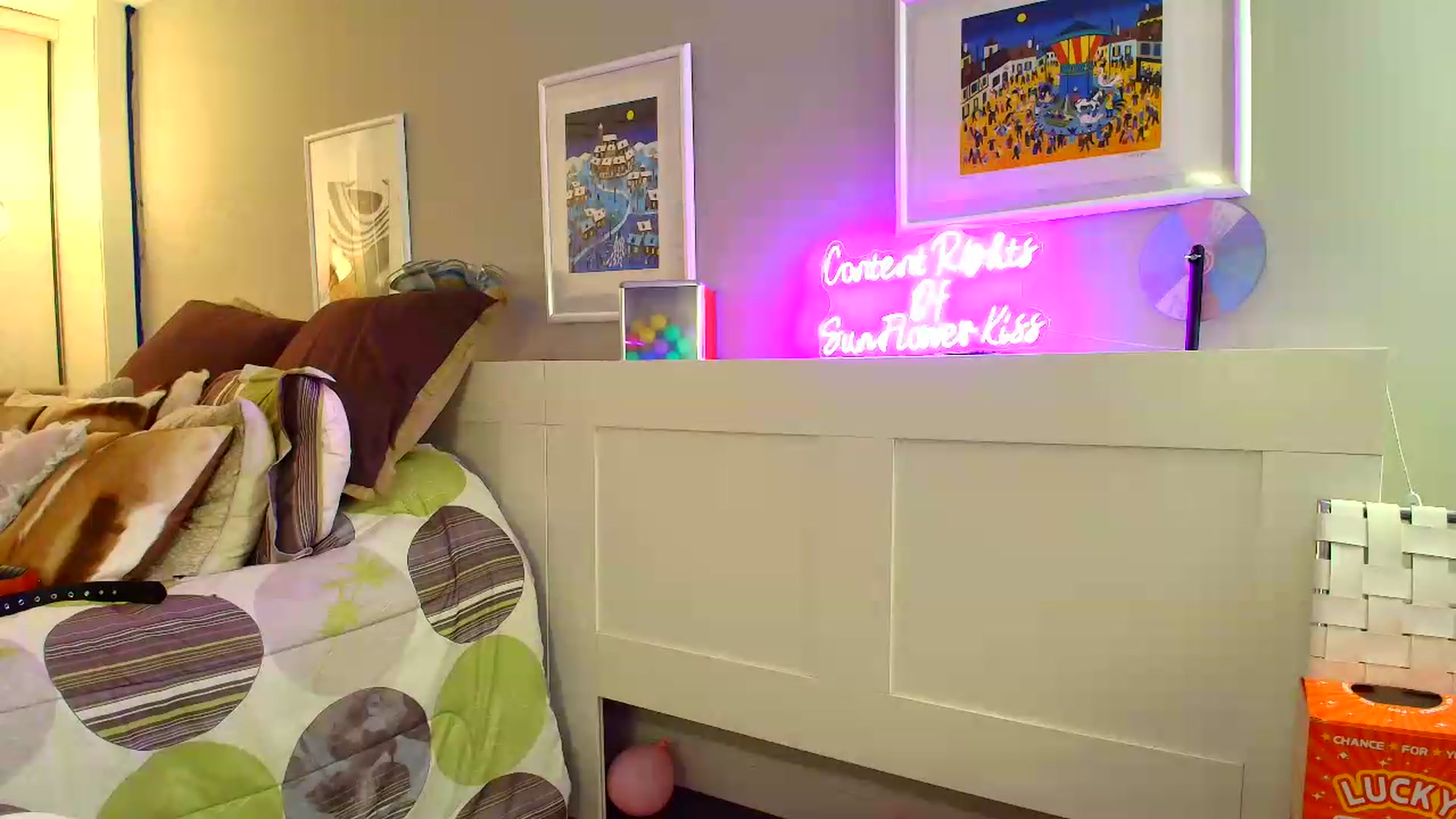 Gallery image thumbnail from SouthGirl's myfreecams stream on, 05/12/2026, 04:56 image 12 of 20