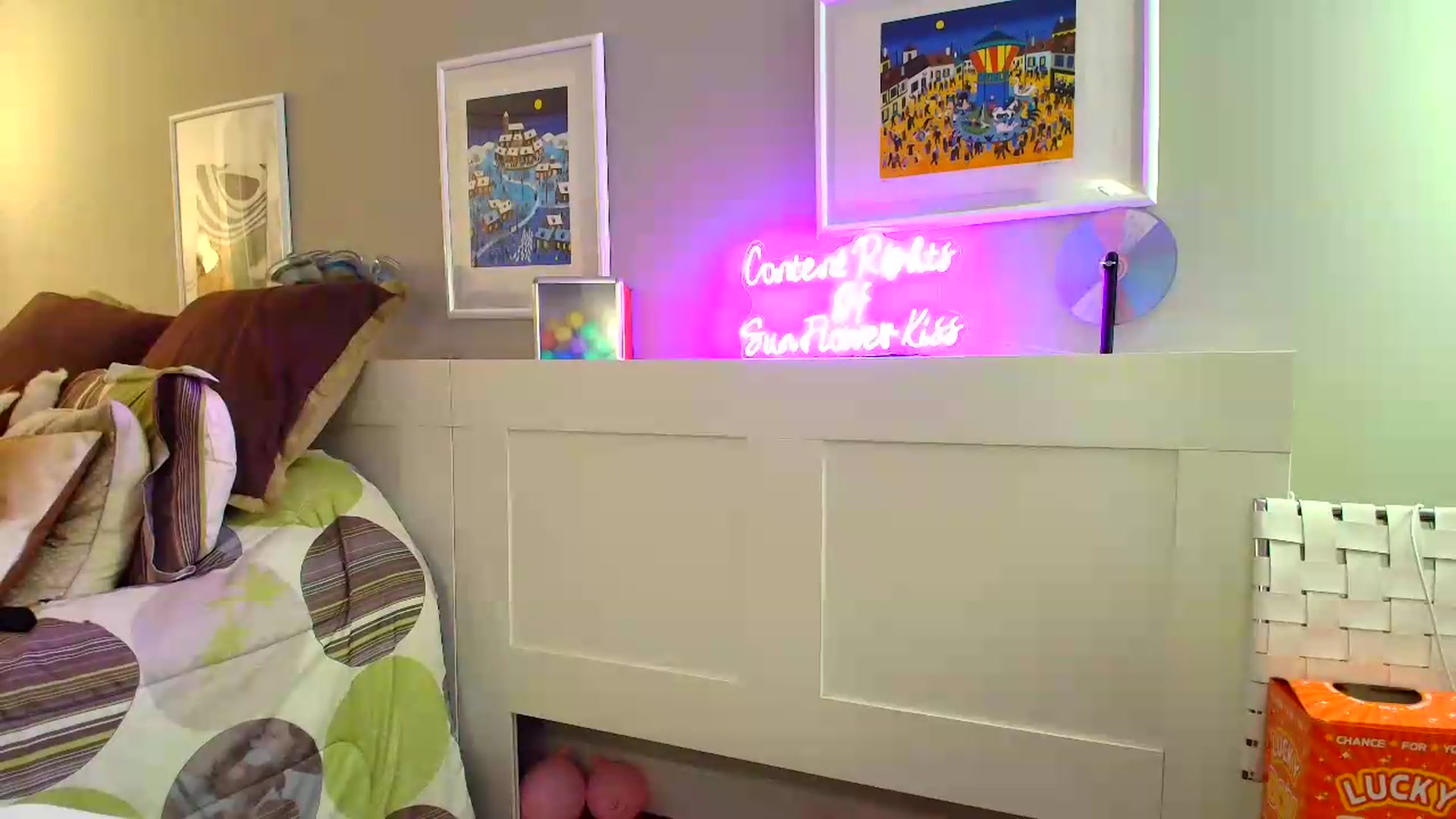 Gallery image thumbnail from SouthGirl's myfreecams stream on, 05/16/2026, 02:14 image 9 of 20