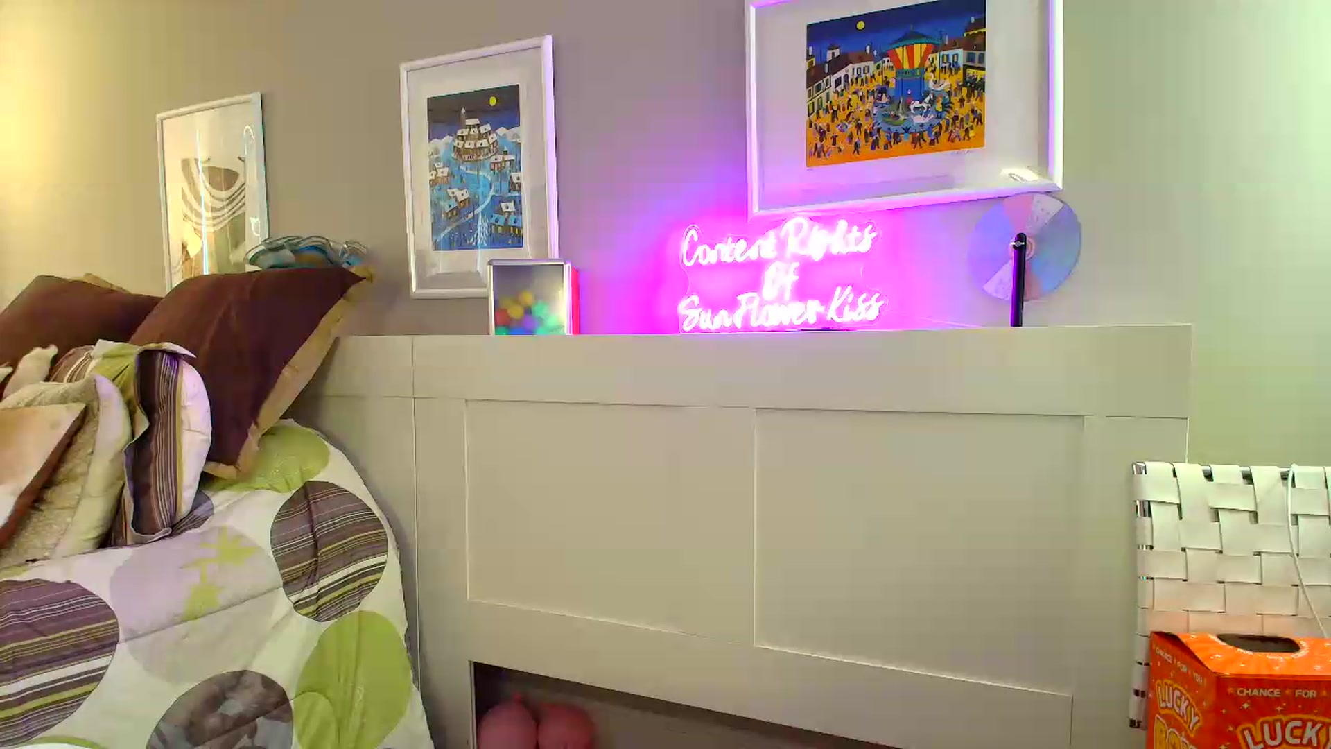 Gallery image thumbnail from SouthGirl's myfreecams stream on, 05/16/2026, 22:18 image 12 of 20