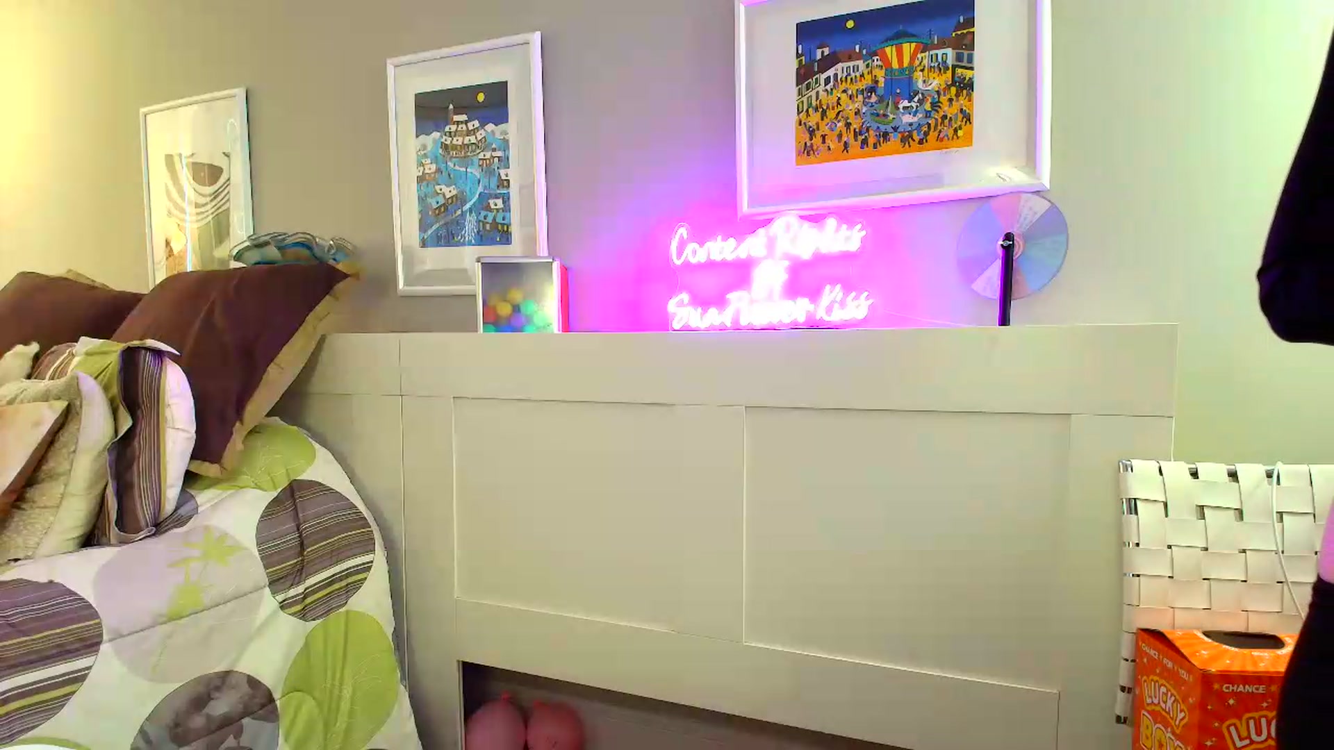 Gallery image thumbnail from SouthGirl's myfreecams stream on, 05/16/2026, 22:18 image 20 of 20