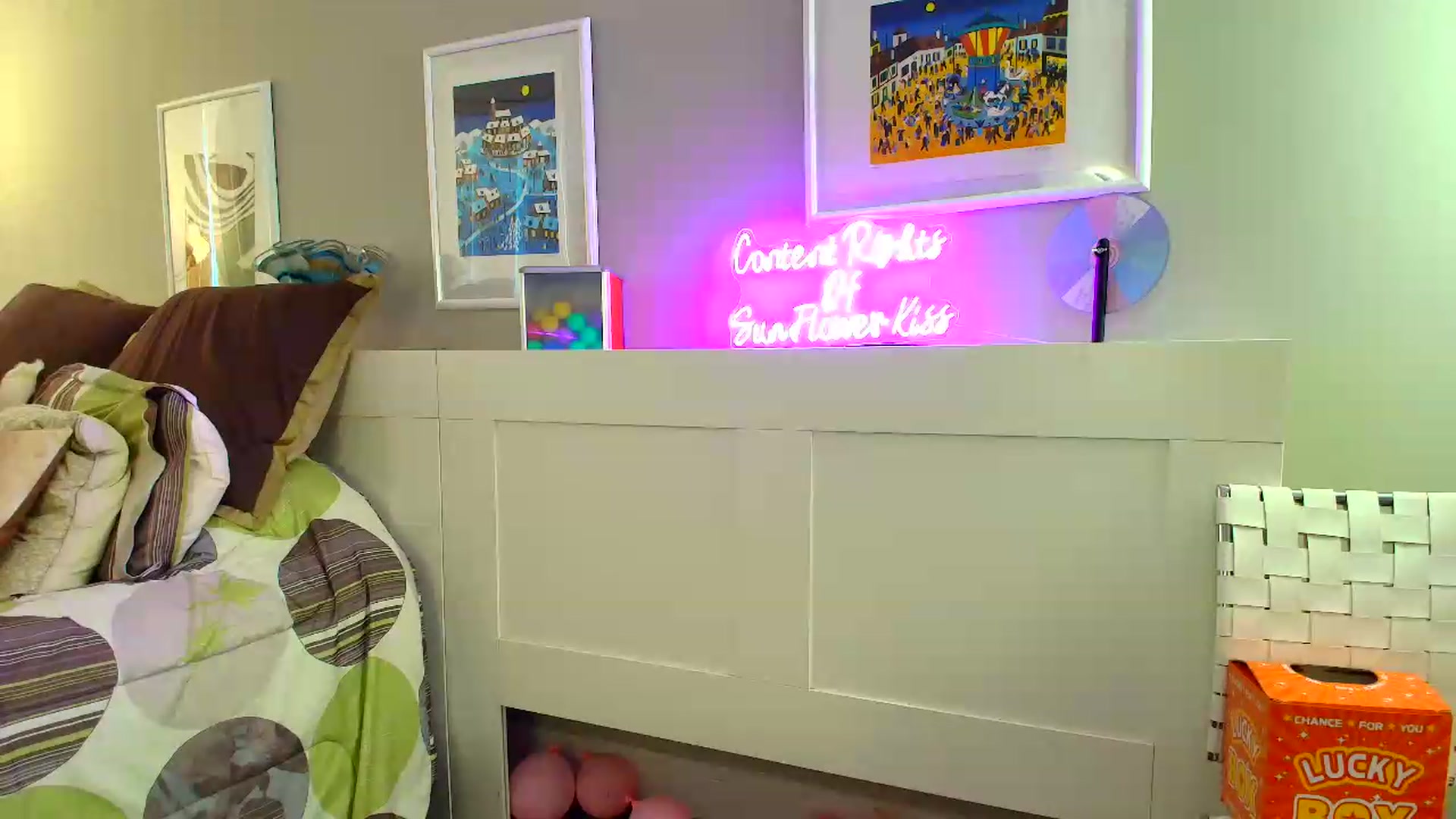 Gallery image thumbnail from SouthGirl's myfreecams stream on, 05/17/2026, 20:28 image 19 of 20