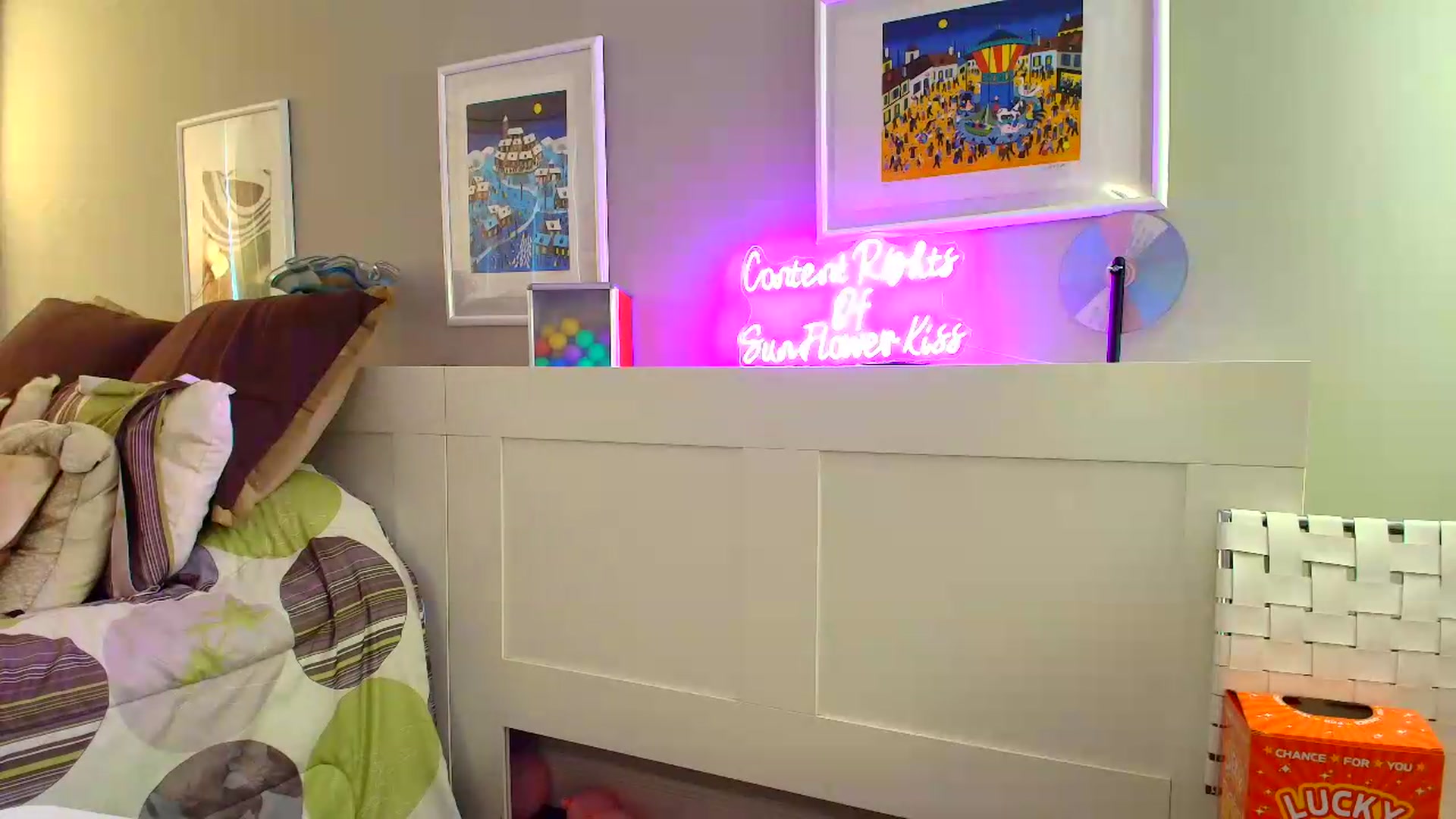 Gallery image thumbnail from SouthGirl's myfreecams stream on, 05/18/2026, 22:19 image 7 of 20