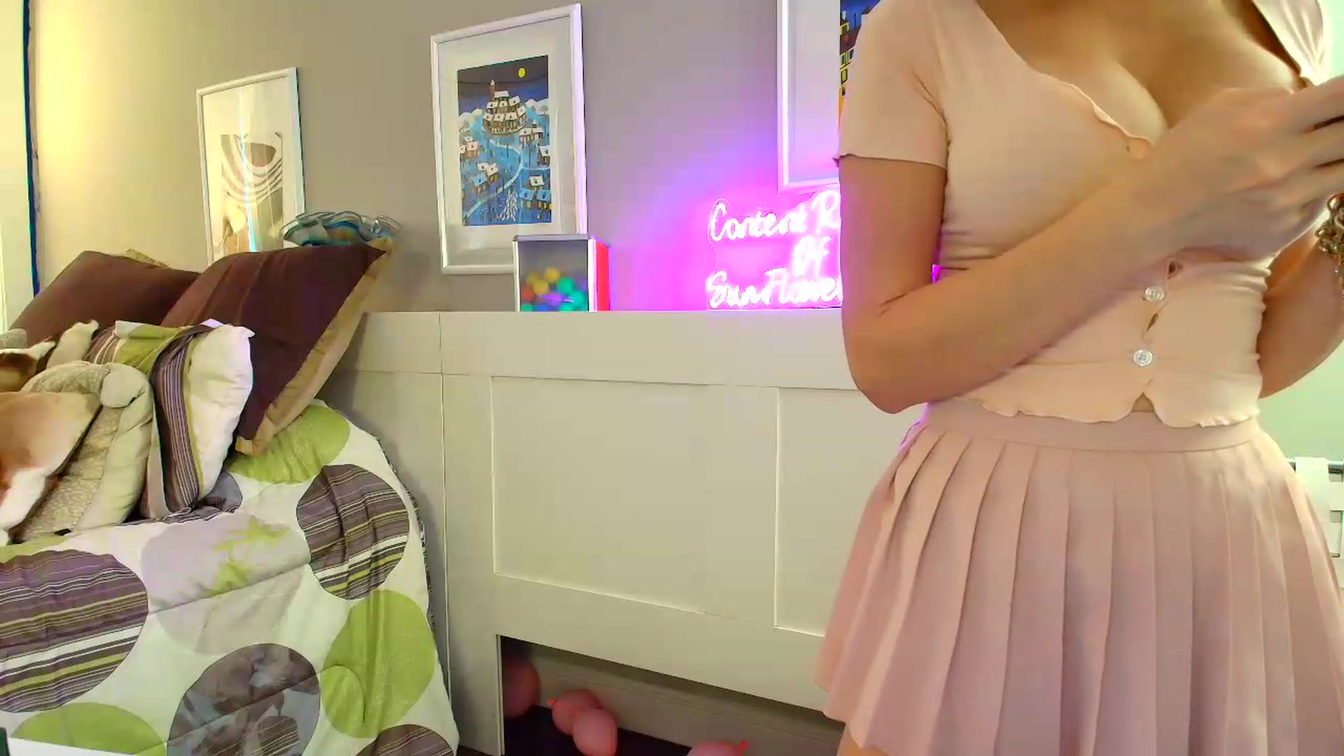 Gallery image thumbnail from SouthGirl's myfreecams stream on, 05/19/2026, 20:47 image 13 of 20