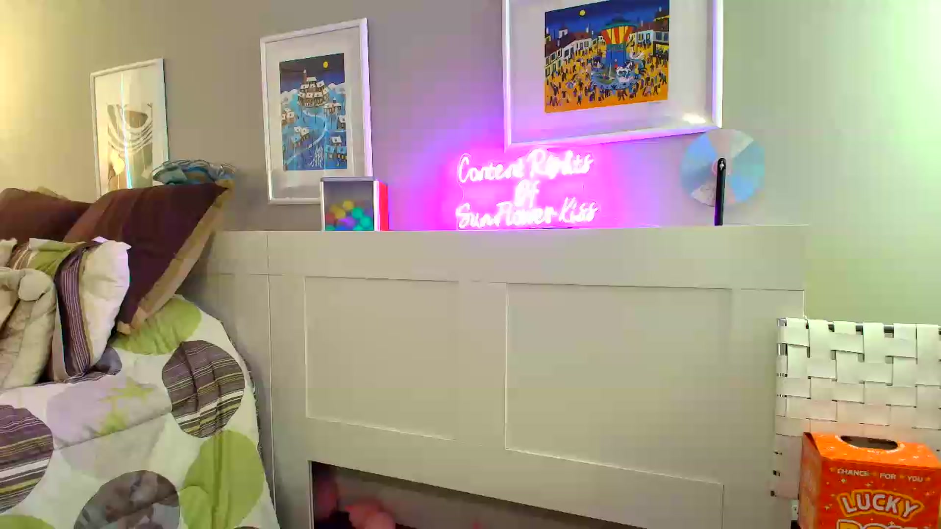 Gallery image thumbnail from SouthGirl's myfreecams stream on, 05/20/2026, 21:09 image 14 of 20