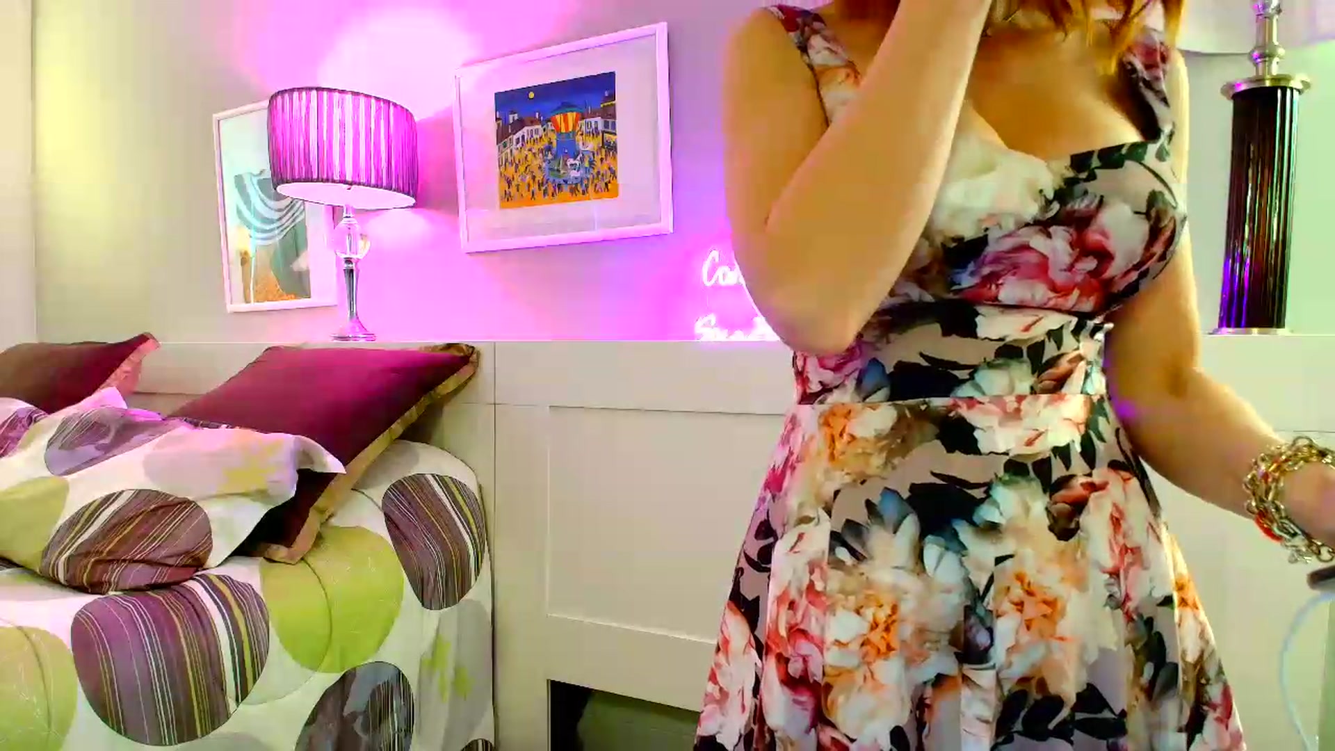 Gallery image thumbnail from SouthGirl's myfreecams stream on, 08/19/2026, 23:58 image 13 of 20