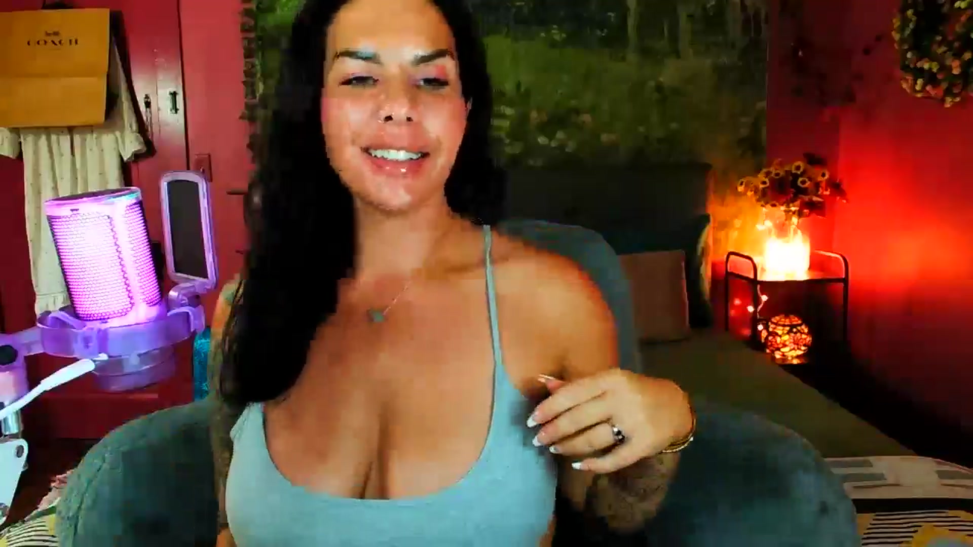 Gallery image thumbnail from SouthernMILF's myfreecams stream on, 07/15/2024, 15:36 image 16 of 20