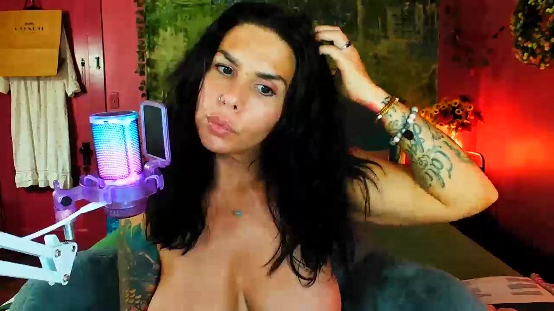 Gallery image thumbnail from SouthernMILF's myfreecams stream on, 07/15/2024, 19:37 image 4 of 20