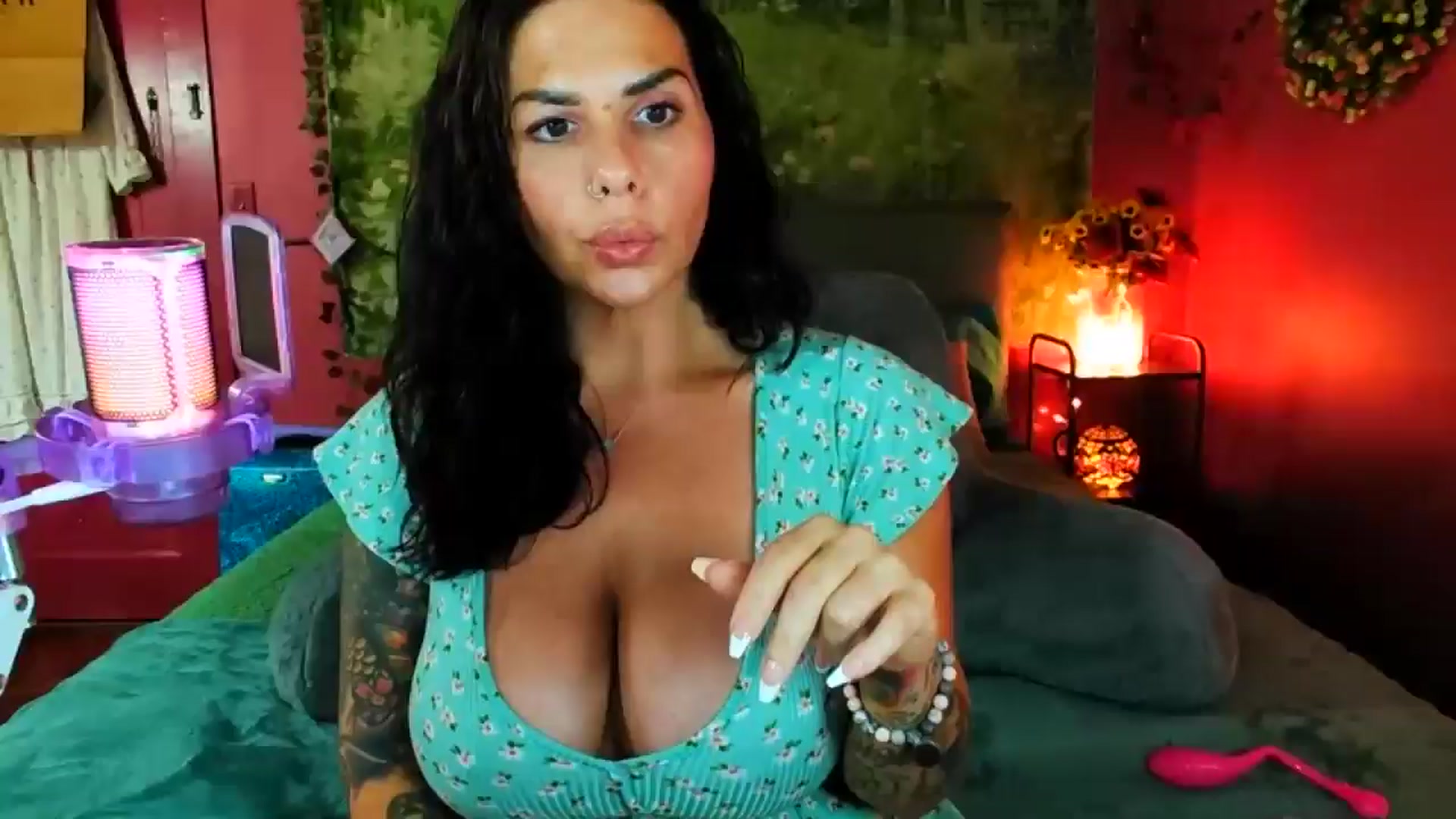 Gallery image thumbnail from SouthernMILF's myfreecams stream on, 07/16/2024, 19:53 image 1 of 20