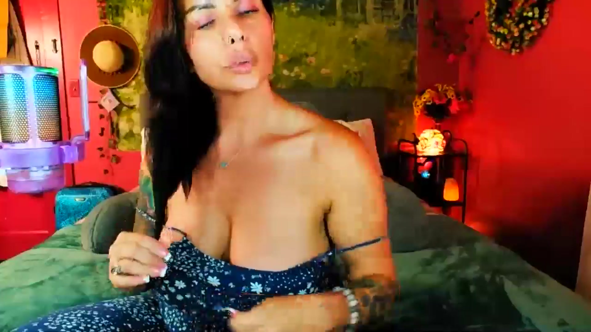 Gallery image thumbnail from SouthernMILF's myfreecams stream on, 07/28/2024, 21:55 image 17 of 20