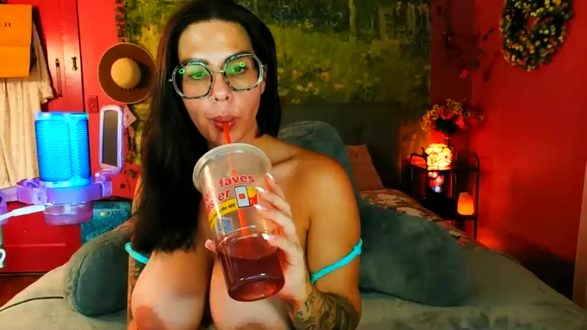 Gallery image thumbnail from SouthernMILF's myfreecams stream on, 07/31/2024, 06:45 image 4 of 20