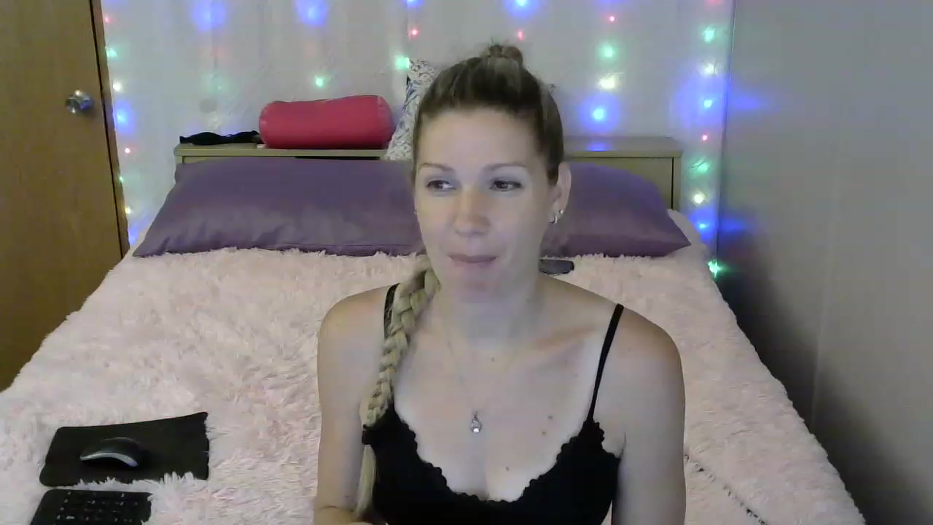 Gallery image thumbnail from SouthernNsexi's myfreecams stream on, 06/04/2023, 13:45 image 17 of 20