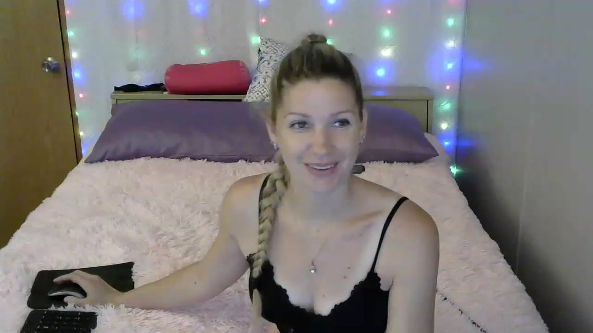 Gallery image thumbnail from SouthernNsexi's myfreecams stream on, 06/04/2023, 13:45 image 18 of 20