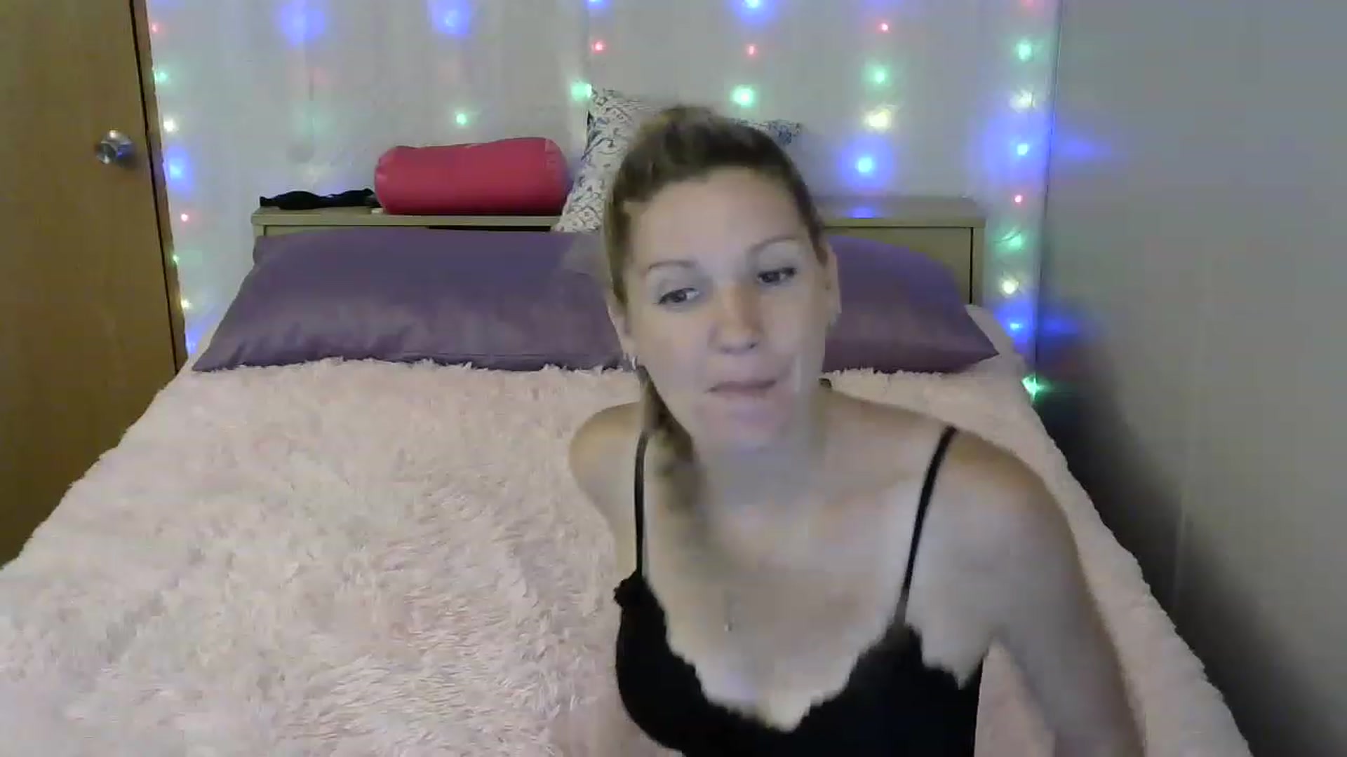 Gallery image thumbnail from SouthernNsexi's myfreecams stream on, 06/04/2023, 14:17 image 19 of 20