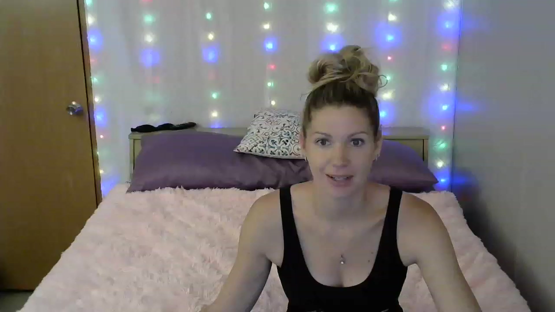 Gallery image thumbnail from SouthernNsexi's myfreecams stream on, 06/07/2023, 14:35 image 9 of 20