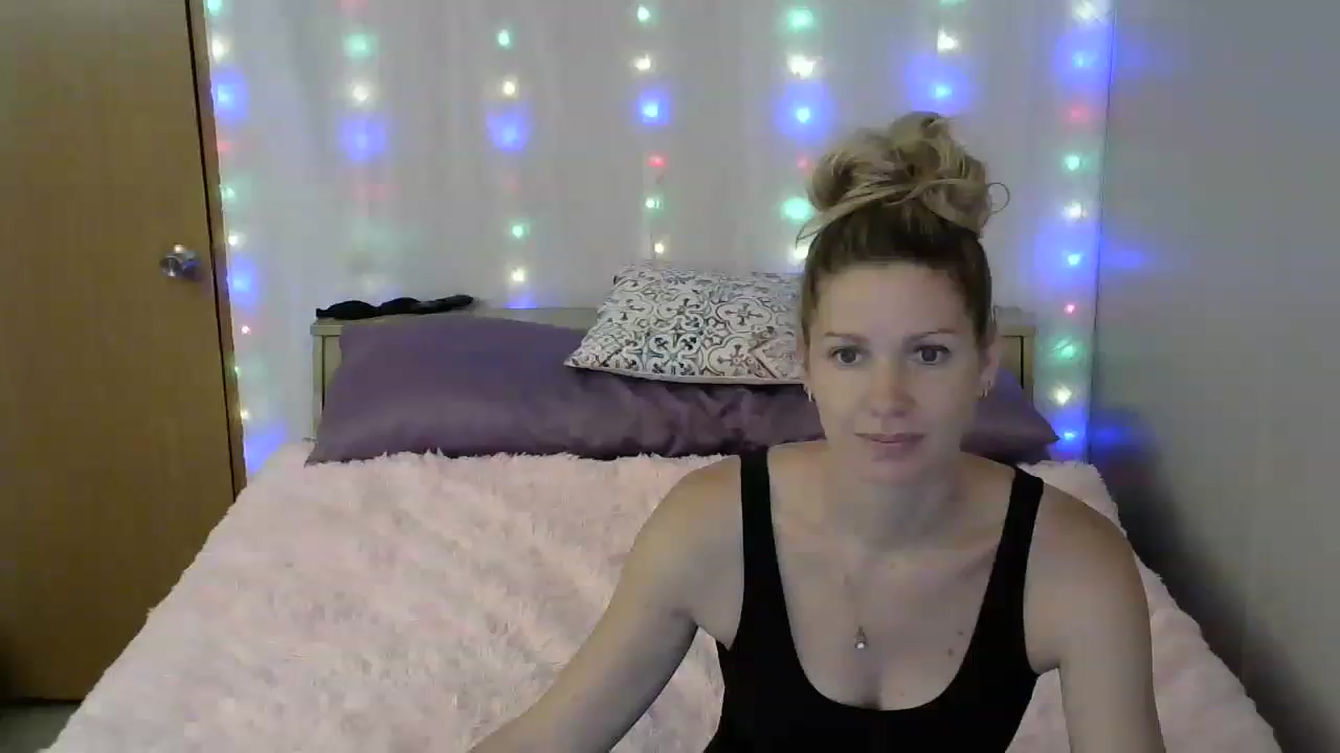 Gallery image thumbnail from SouthernNsexi's myfreecams stream on, 06/07/2023, 14:35 image 10 of 20
