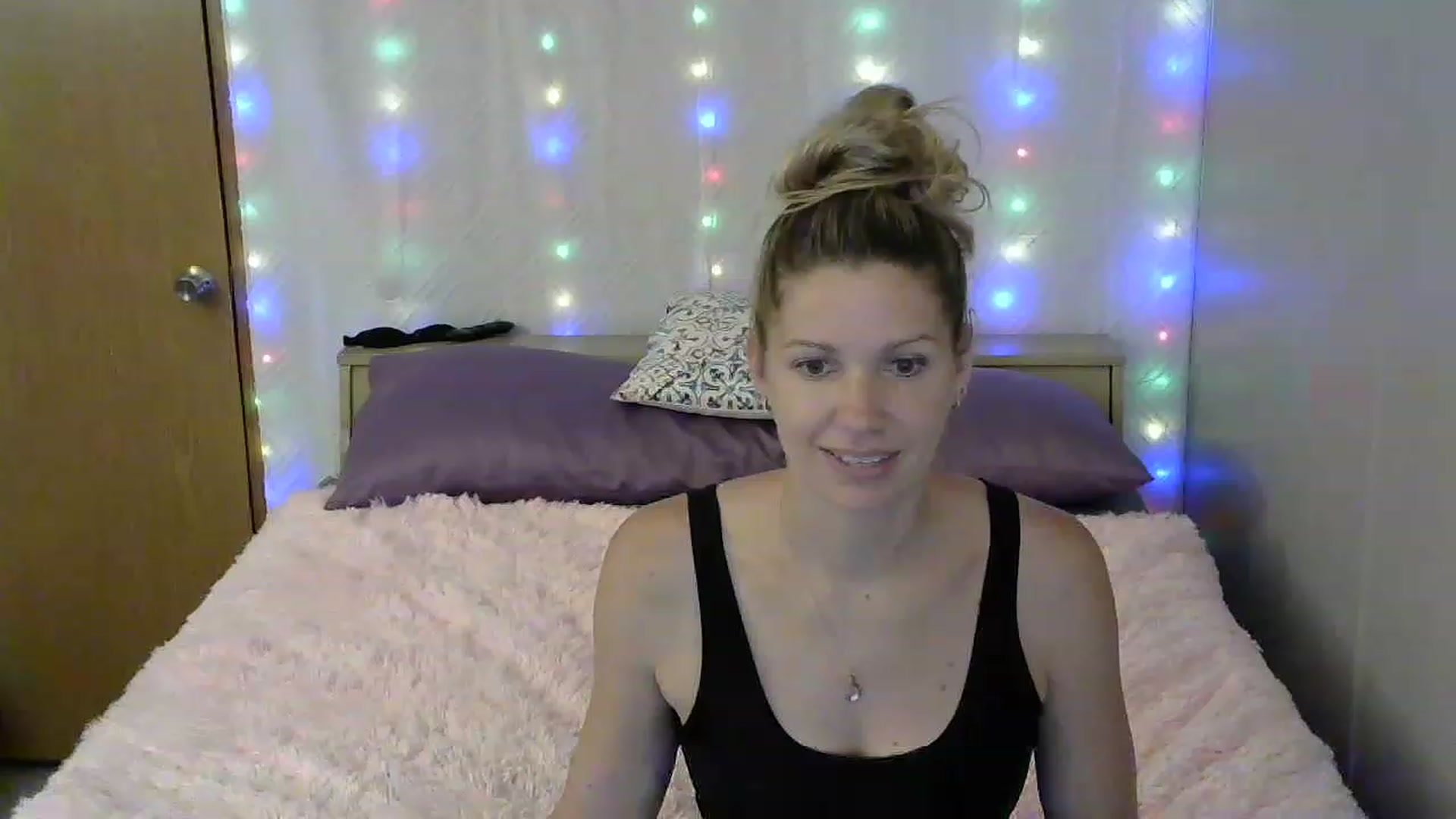 Gallery image thumbnail from SouthernNsexi's myfreecams stream on, 06/07/2023, 14:35 image 14 of 20