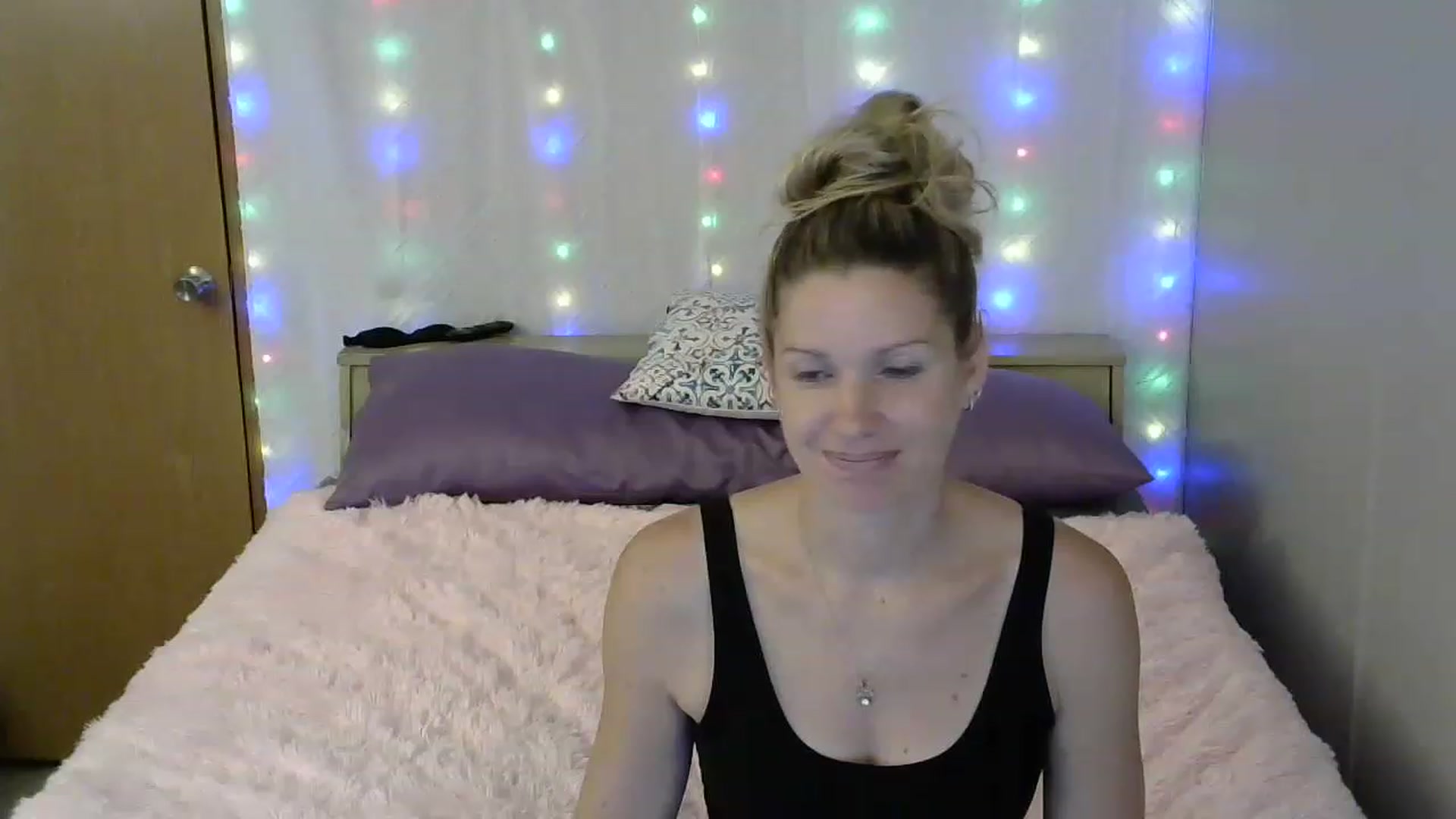 Gallery image thumbnail from SouthernNsexi's myfreecams stream on, 06/07/2023, 14:35 image 18 of 20