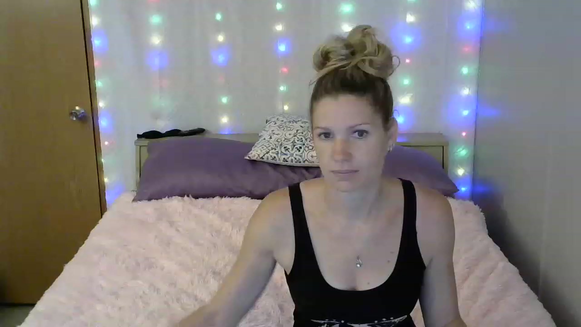 Gallery image thumbnail from SouthernNsexi's myfreecams stream on, 06/07/2023, 14:35 image 5 of 20