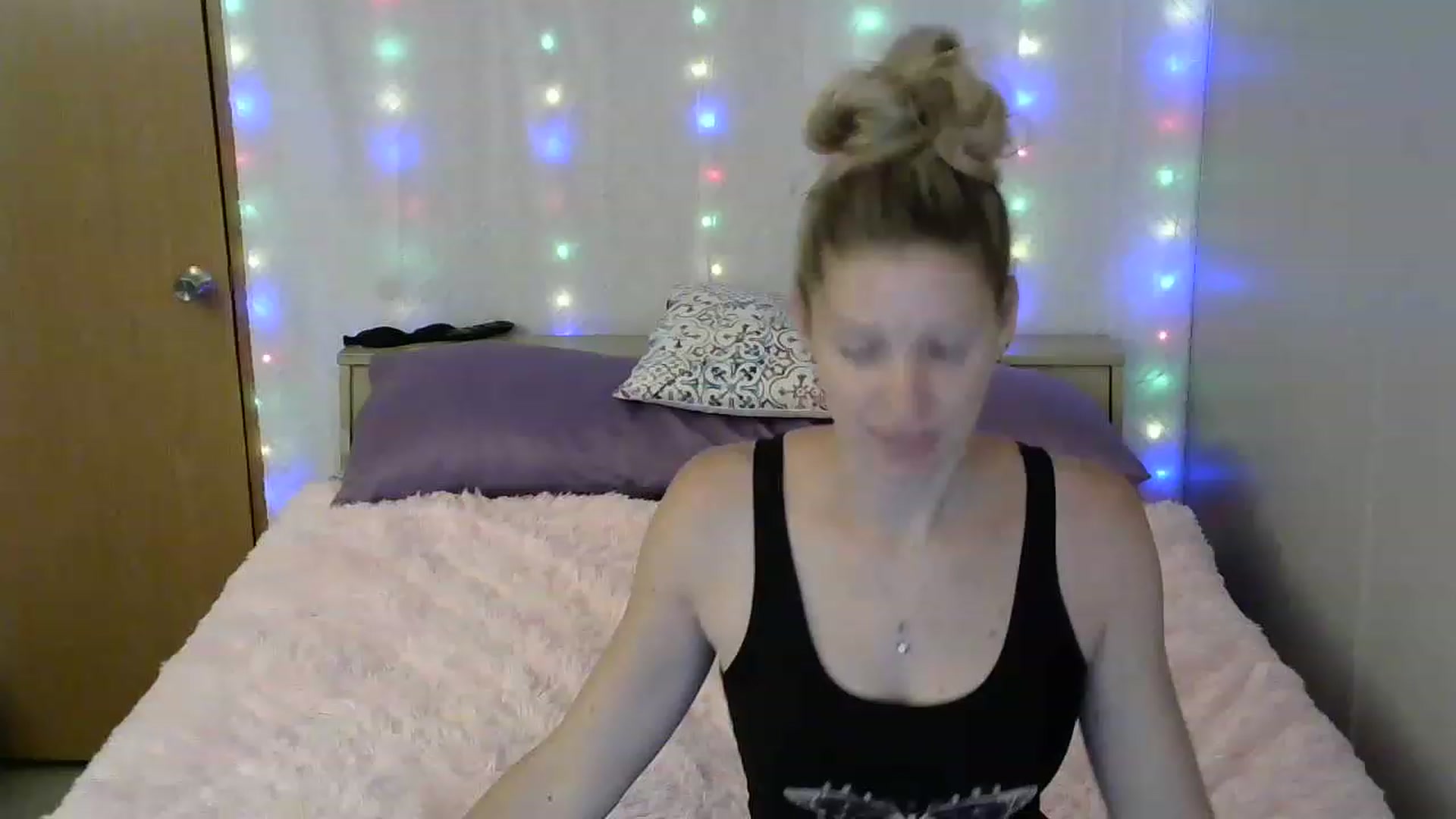 Gallery image thumbnail from SouthernNsexi's myfreecams stream on, 06/07/2023, 14:35 image 7 of 20