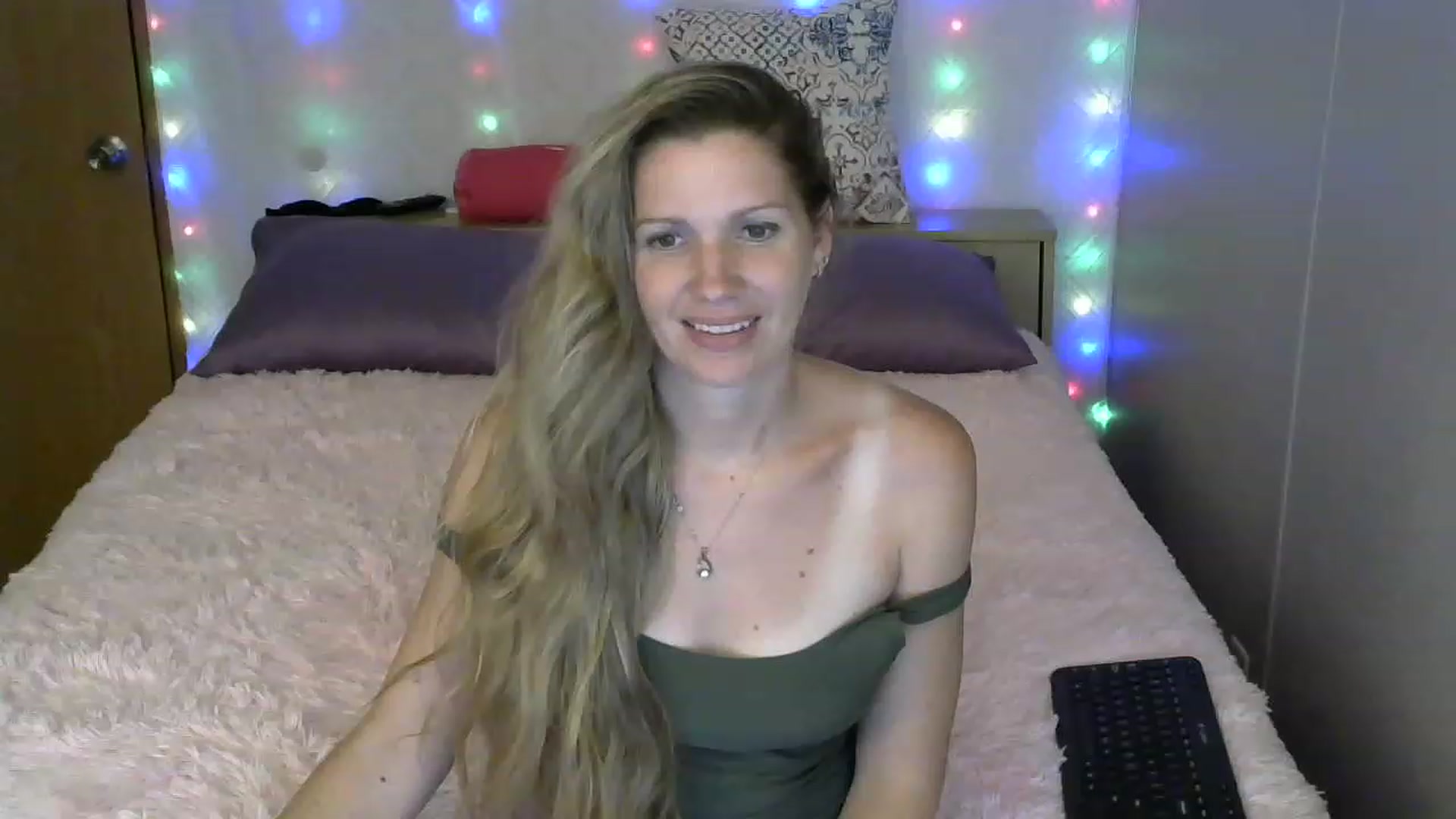 Gallery image thumbnail from SouthernNsexi's myfreecams stream on, 06/09/2023, 02:49 image 8 of 20