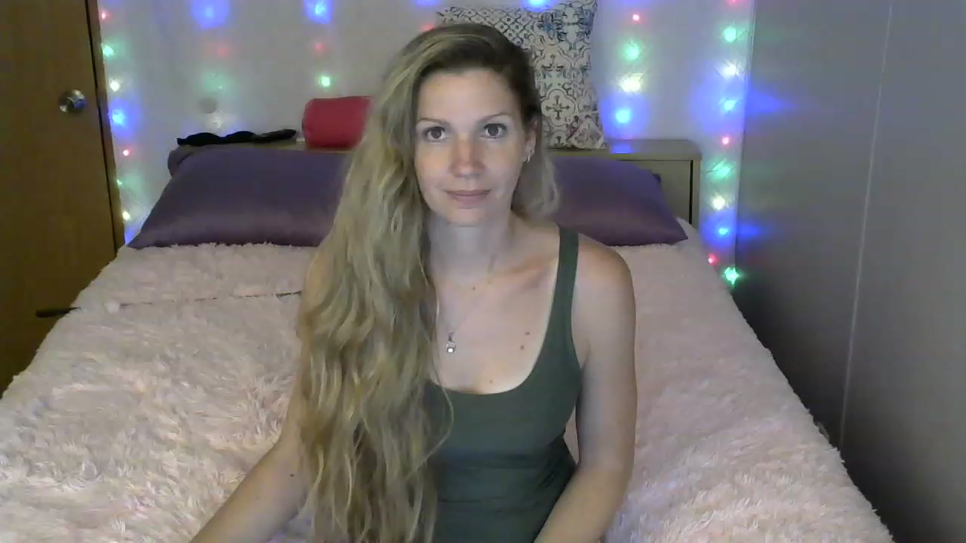 Gallery image thumbnail from SouthernNsexi's myfreecams stream on, 06/09/2023, 02:49 image 13 of 20