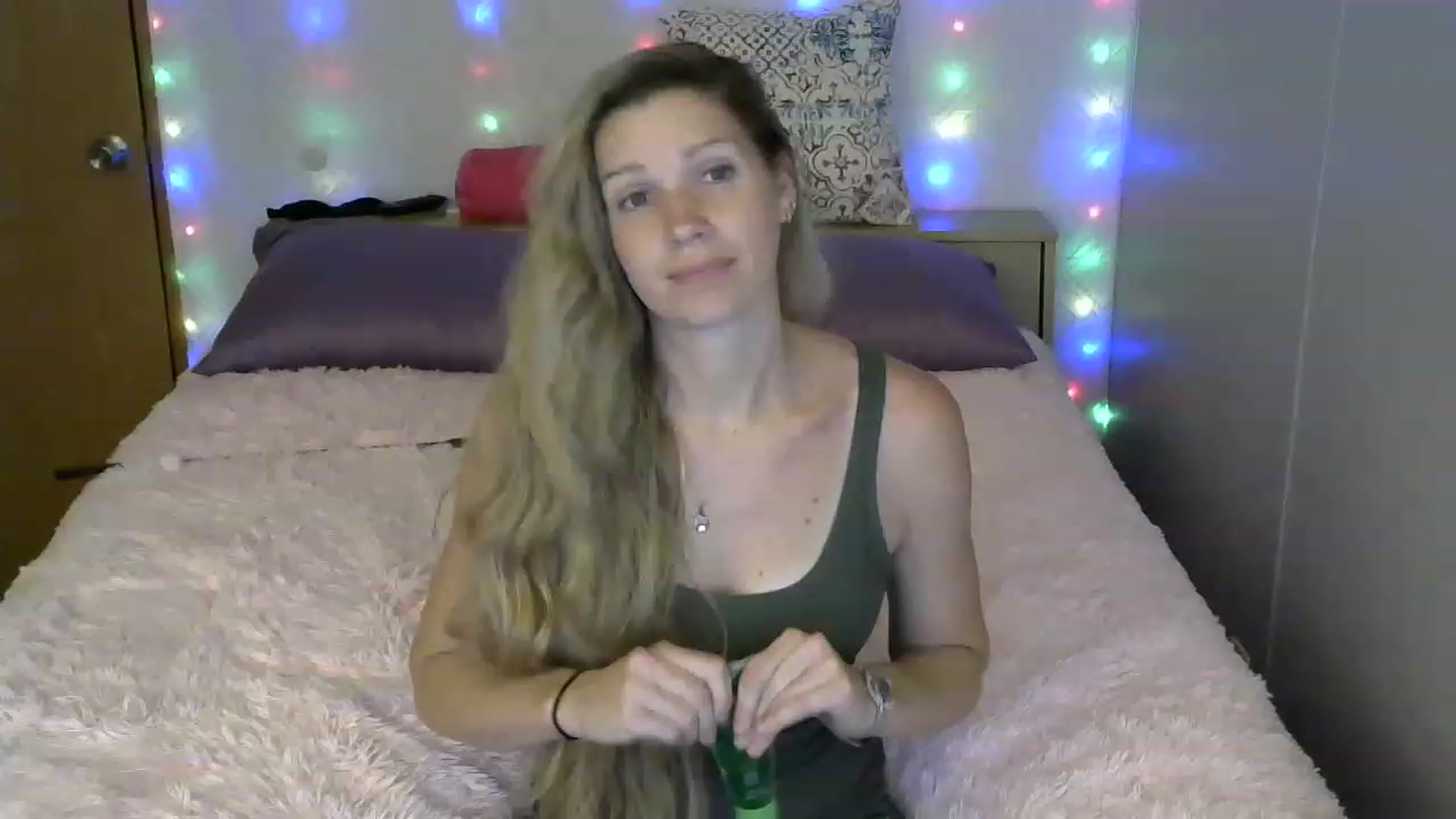 Gallery image thumbnail from SouthernNsexi's myfreecams stream on, 06/09/2023, 02:49 image 14 of 20