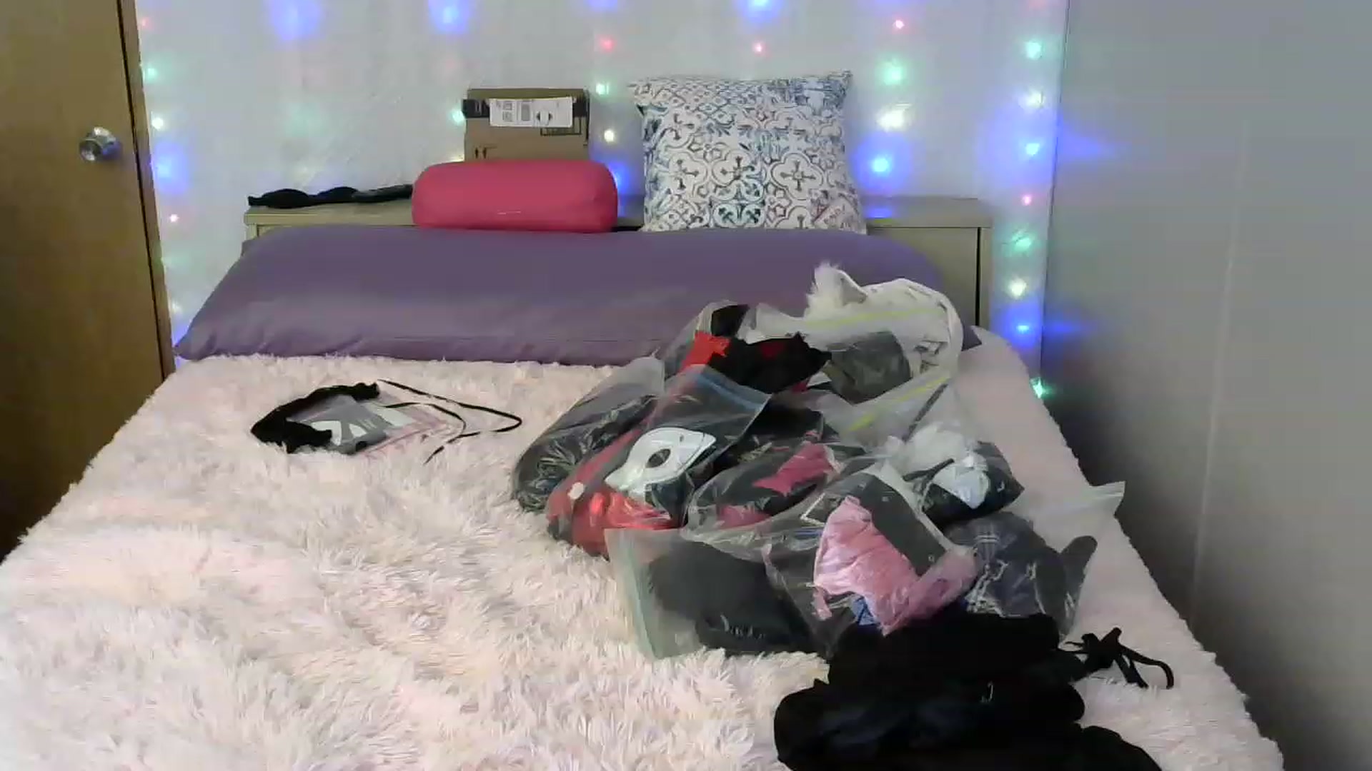 Gallery image thumbnail from SouthernNsexi's myfreecams stream on, 06/09/2023, 15:22 image 18 of 20