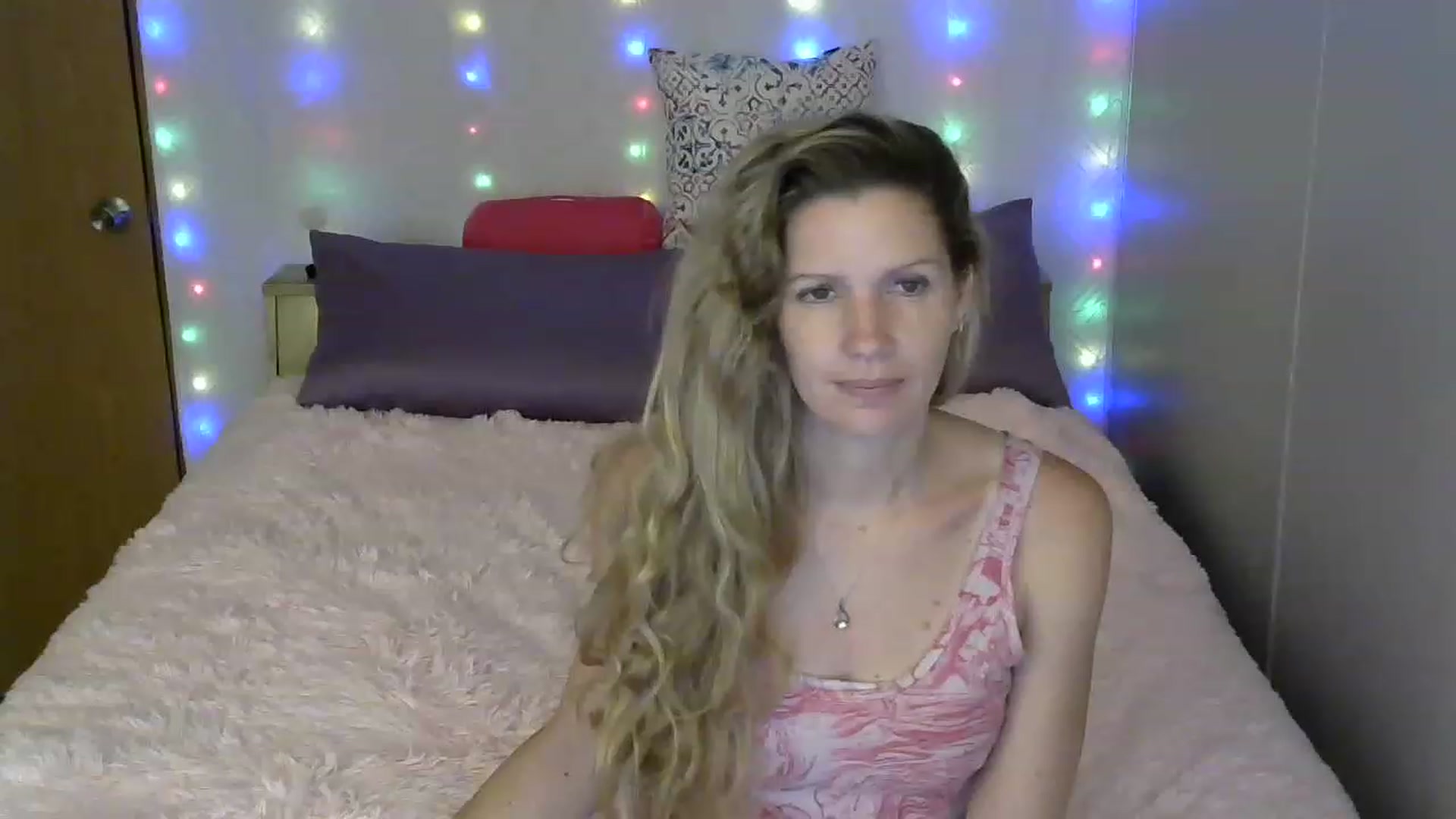 Gallery image thumbnail from SouthernNsexi's myfreecams stream on, 06/18/2023, 03:24 image 7 of 20