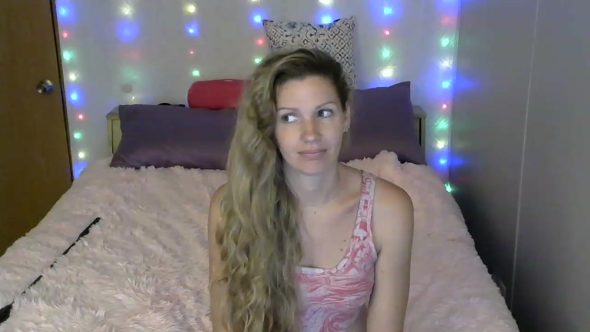 Gallery image thumbnail from SouthernNsexi's myfreecams stream on, 06/18/2023, 03:24 image 19 of 20