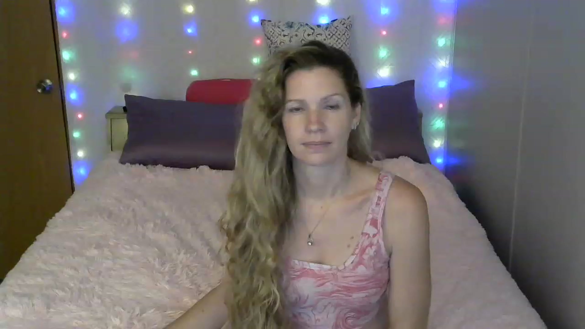 Gallery image thumbnail from SouthernNsexi's myfreecams stream on, 06/18/2023, 03:24 image 8 of 20