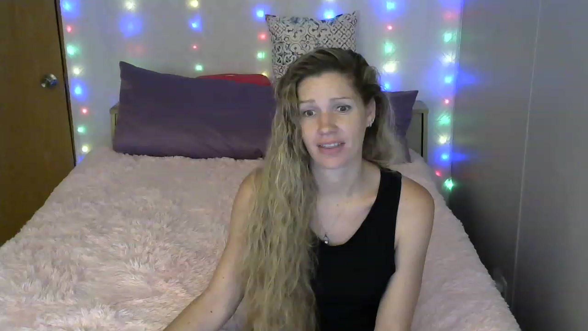 Gallery image thumbnail from SouthernNsexi's myfreecams stream on, 06/20/2023, 14:38 image 17 of 20