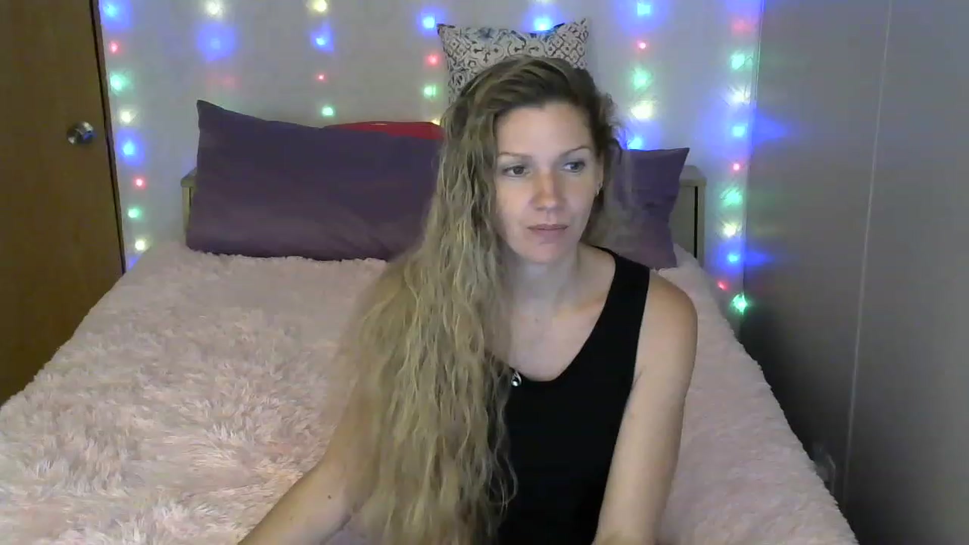 Gallery image thumbnail from SouthernNsexi's myfreecams stream on, 06/20/2023, 14:38 image 16 of 20