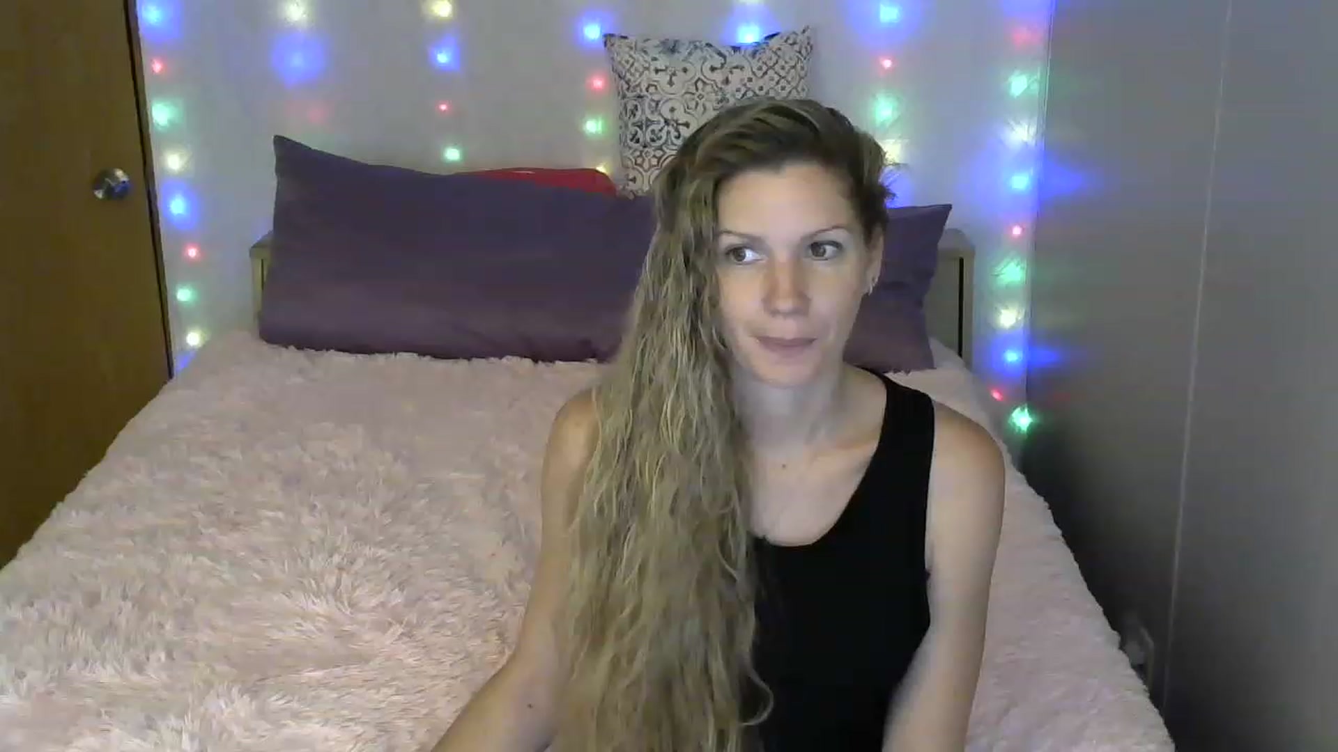 Gallery image thumbnail from SouthernNsexi's myfreecams stream on, 06/20/2023, 14:38 image 13 of 20