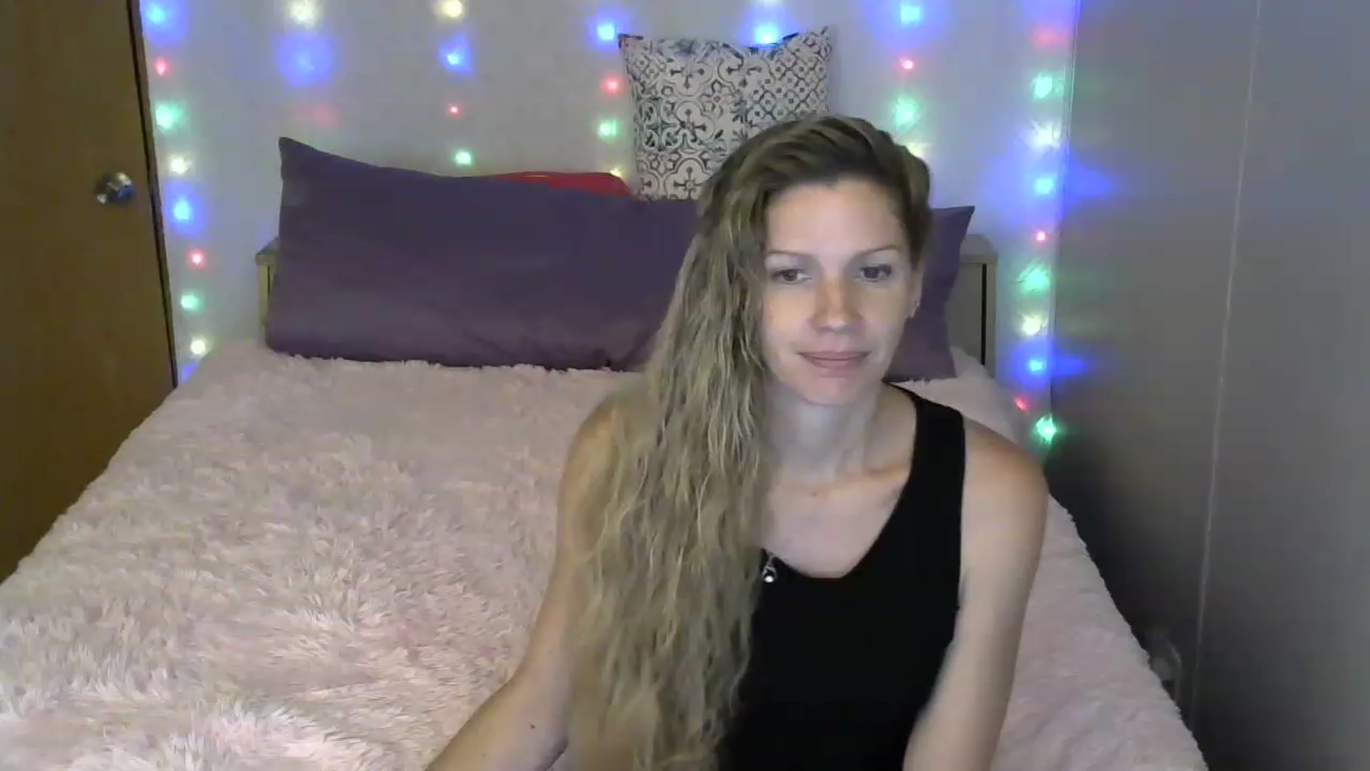 Gallery image thumbnail from SouthernNsexi's myfreecams stream on, 06/20/2023, 14:38 image 8 of 20