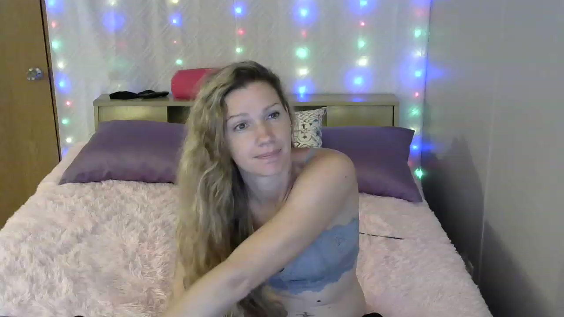 Gallery image thumbnail from SouthernNsexi's myfreecams stream on, 06/22/2023, 14:04 image 3 of 20
