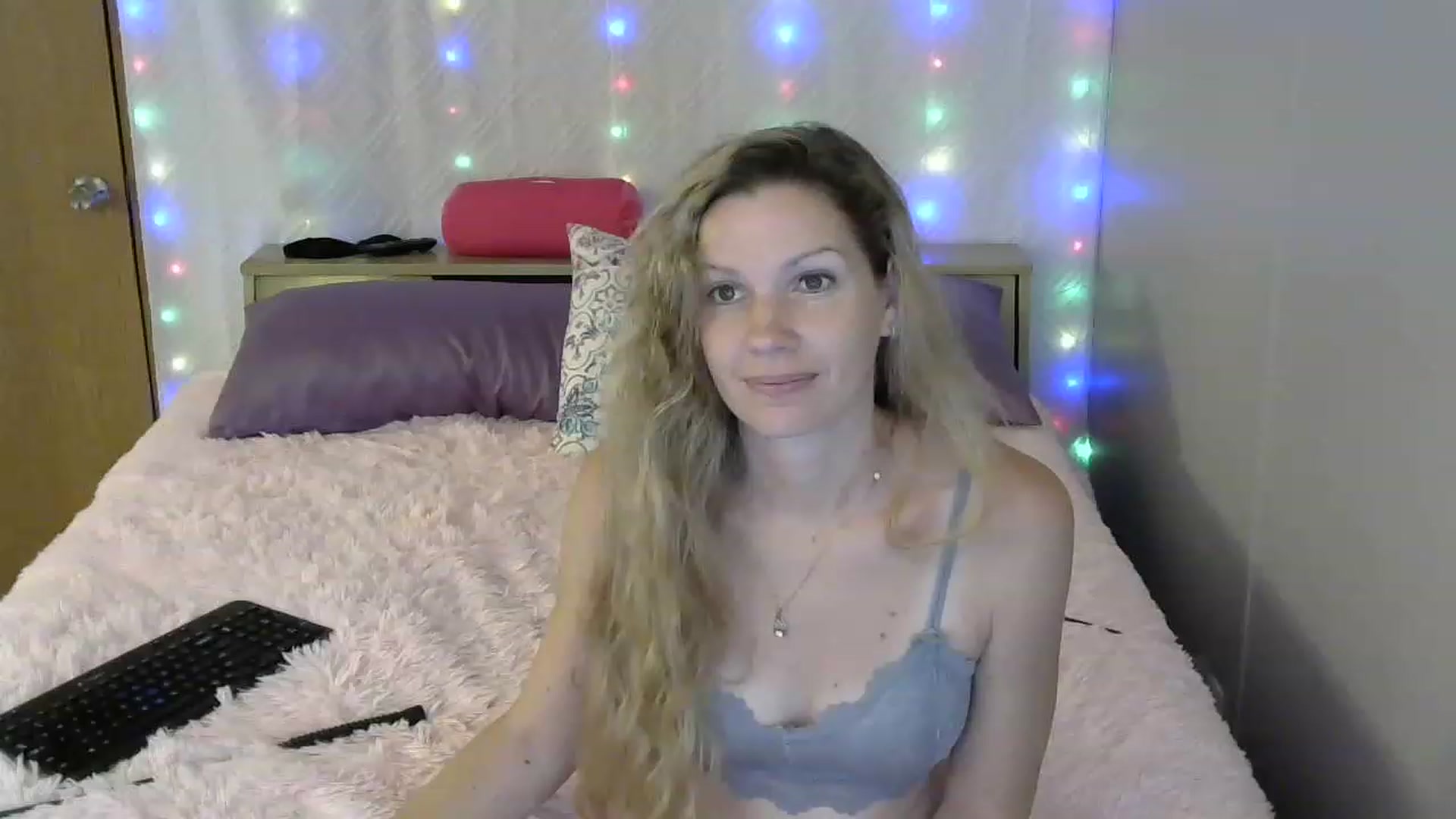 Gallery image thumbnail from SouthernNsexi's myfreecams stream on, 06/22/2023, 14:04 image 10 of 20