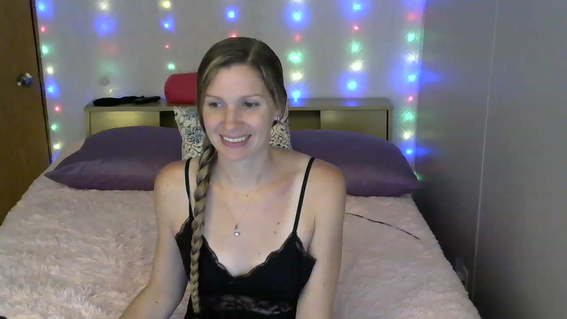 Gallery image thumbnail from SouthernNsexi's myfreecams stream on, 06/25/2023, 01:46 image 12 of 20