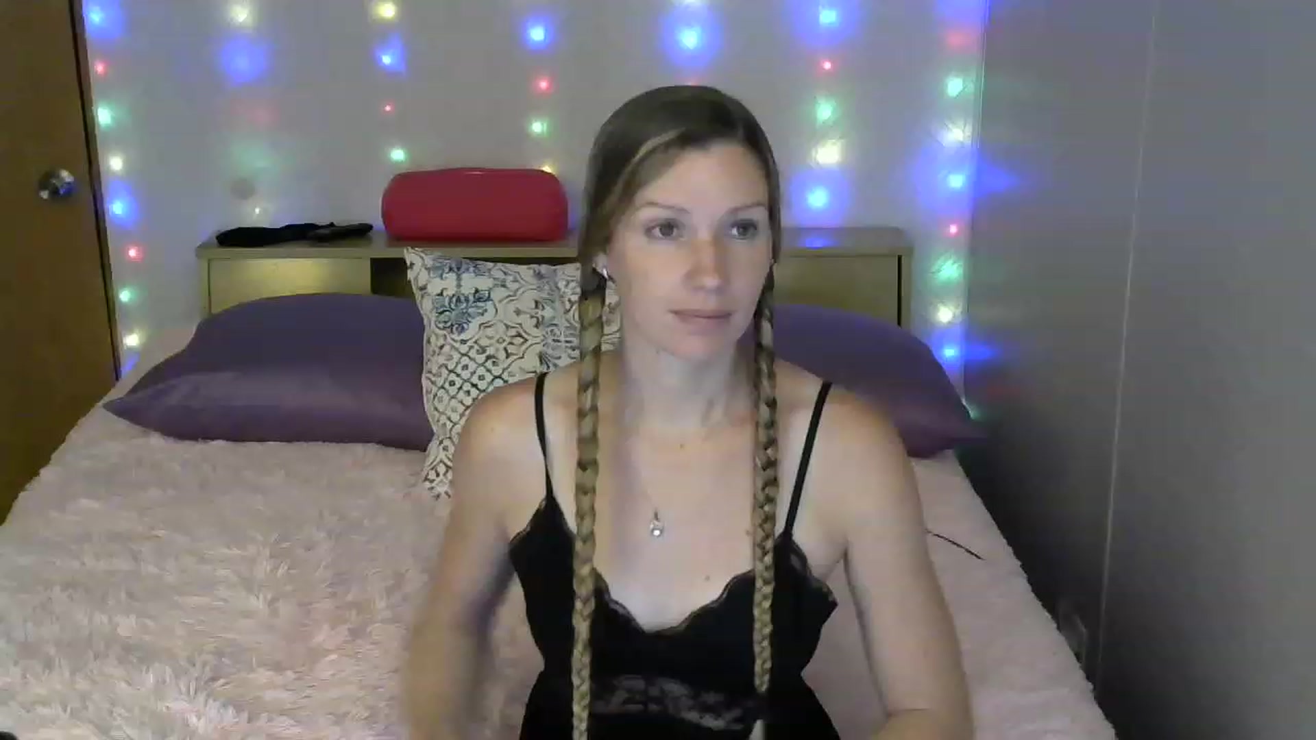 Gallery image thumbnail from SouthernNsexi's myfreecams stream on, 06/25/2023, 01:46 image 20 of 20